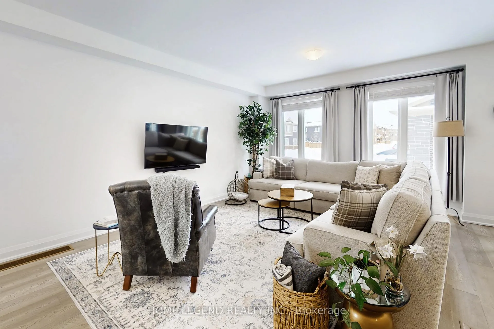 Photo 3 of 24 Lally Terrace, Barrie, Innis-Shore — HOMEH