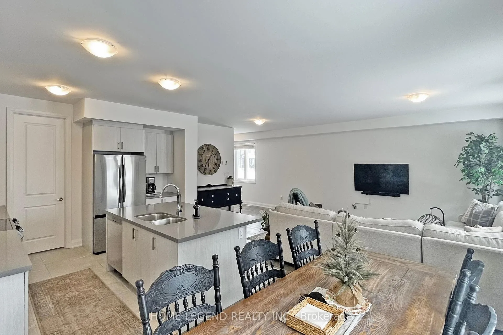 Photo 12 of 24 Lally Terrace, Barrie, Innis-Shore — HOMEH