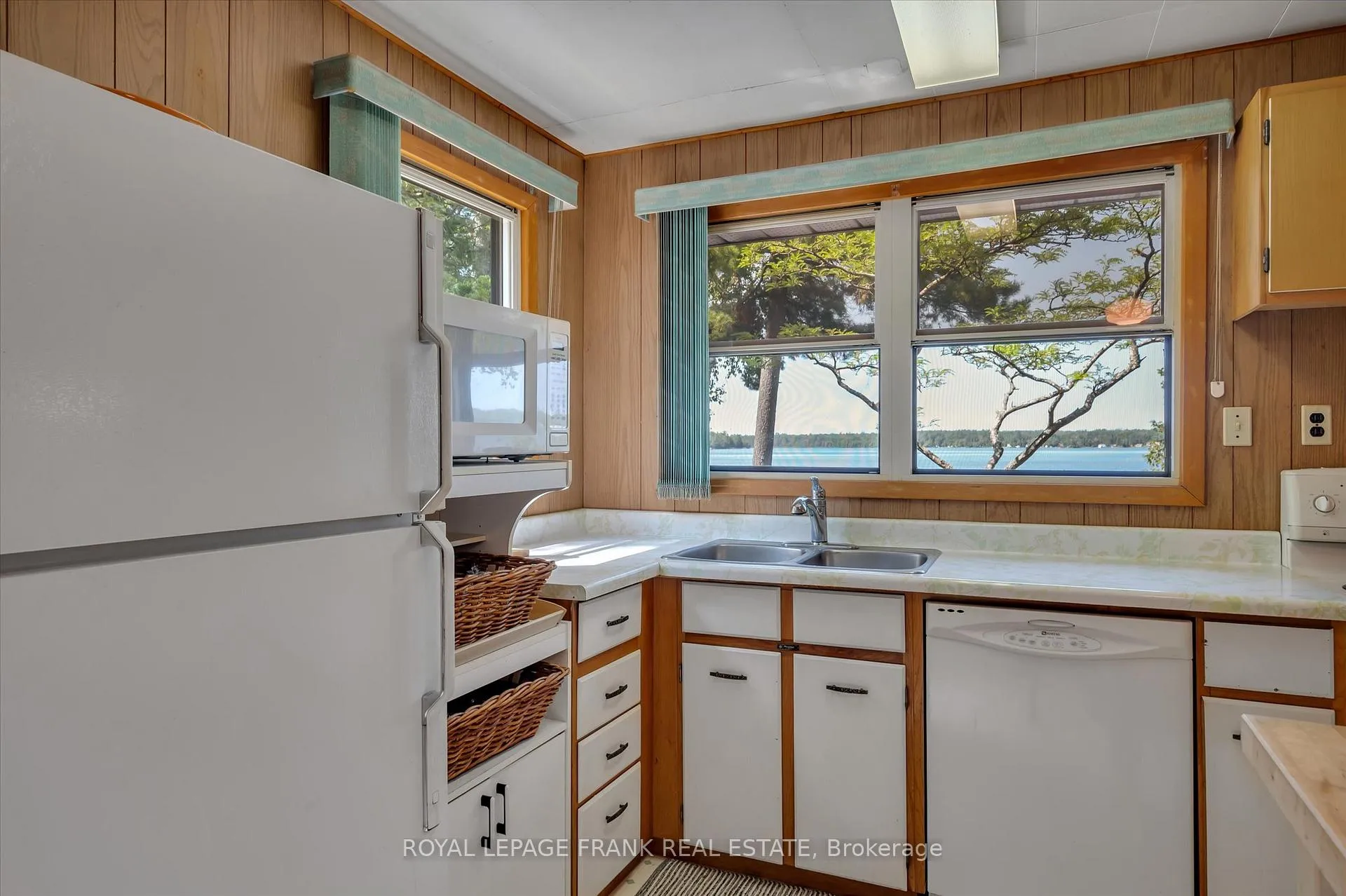 Photo 14 of 2724 Newcomb Lane, Selwyn — HOMEH