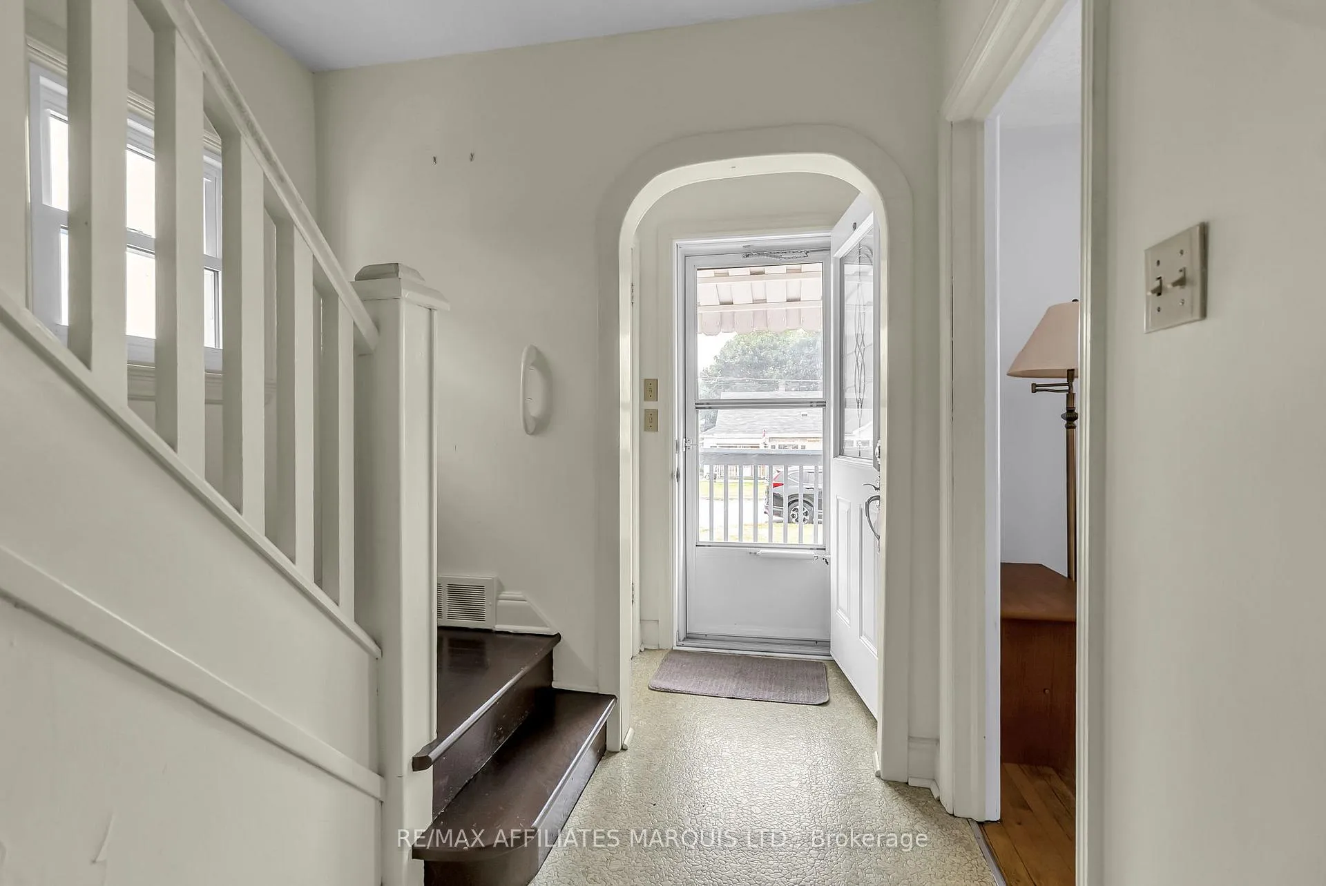 Photo 3 of 1507 Queen Street, Cornwall — HOMEH