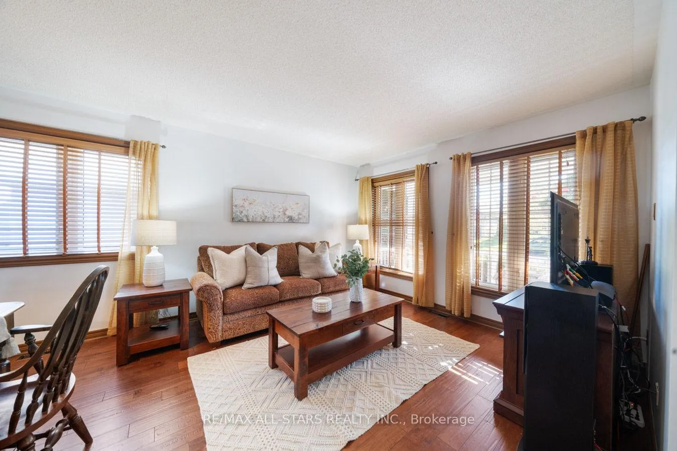 Photo 6 of 128 Earl Cuddie Boulevard, Scugog, Port Perry — HOMEH