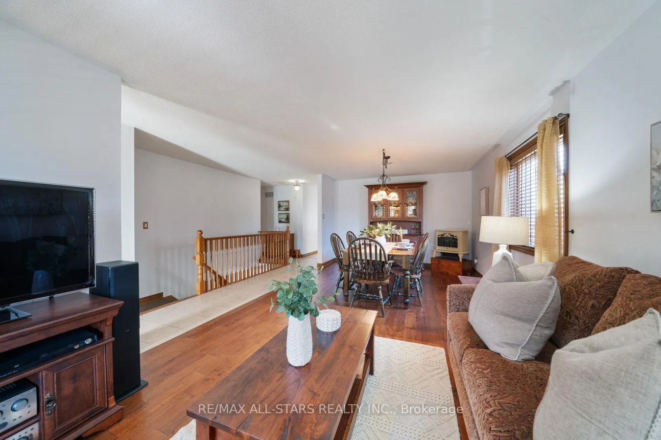 Photo 8 of 128 Earl Cuddie Boulevard, Scugog, Port Perry — HOMEH