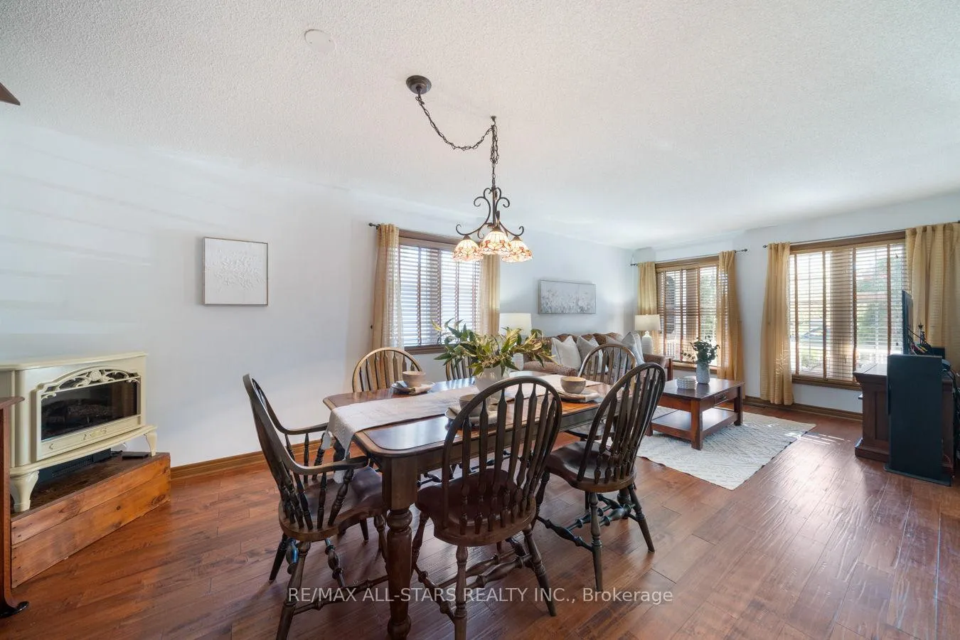 Photo 10 of 128 Earl Cuddie Boulevard, Scugog, Port Perry — HOMEH