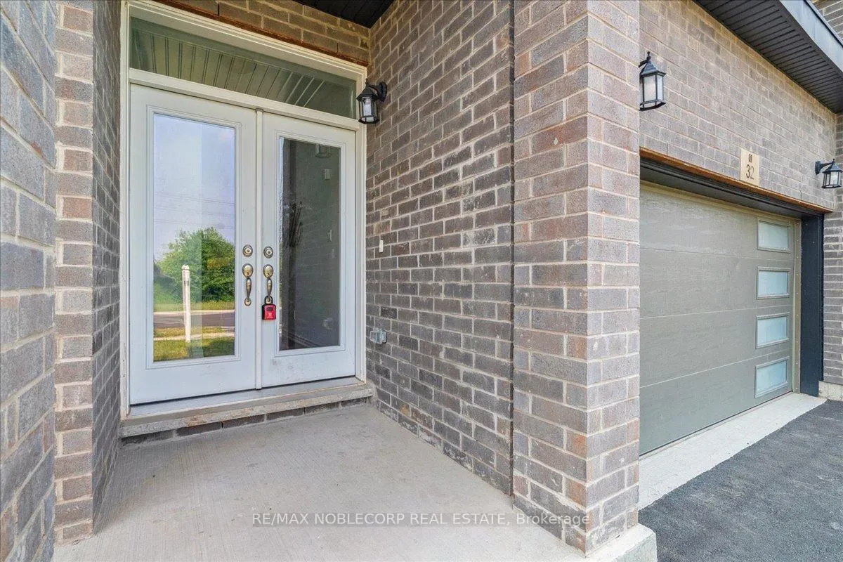 Photo 5 of 32 Bradley Avenue, Welland, Lincoln/Crowland — HOMEH