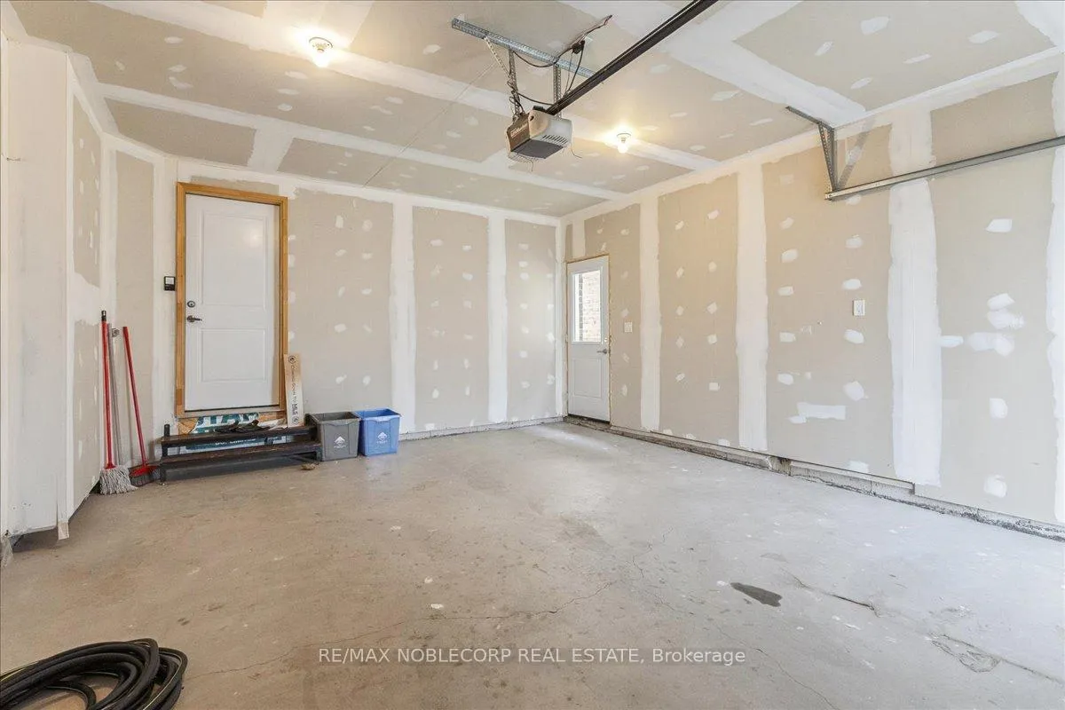 Photo 15 of 32 Bradley Avenue, Welland, Lincoln/Crowland — HOMEH