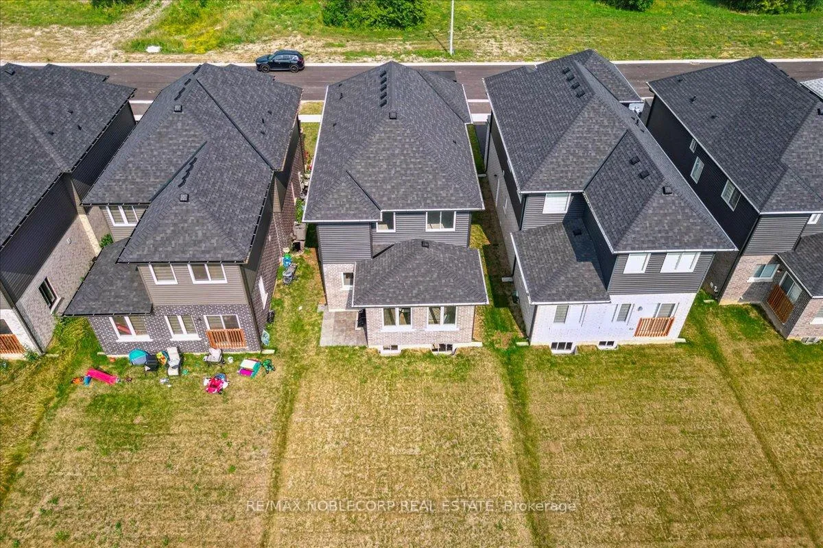 Photo 32 of 32 Bradley Avenue, Welland, Lincoln/Crowland — HOMEH