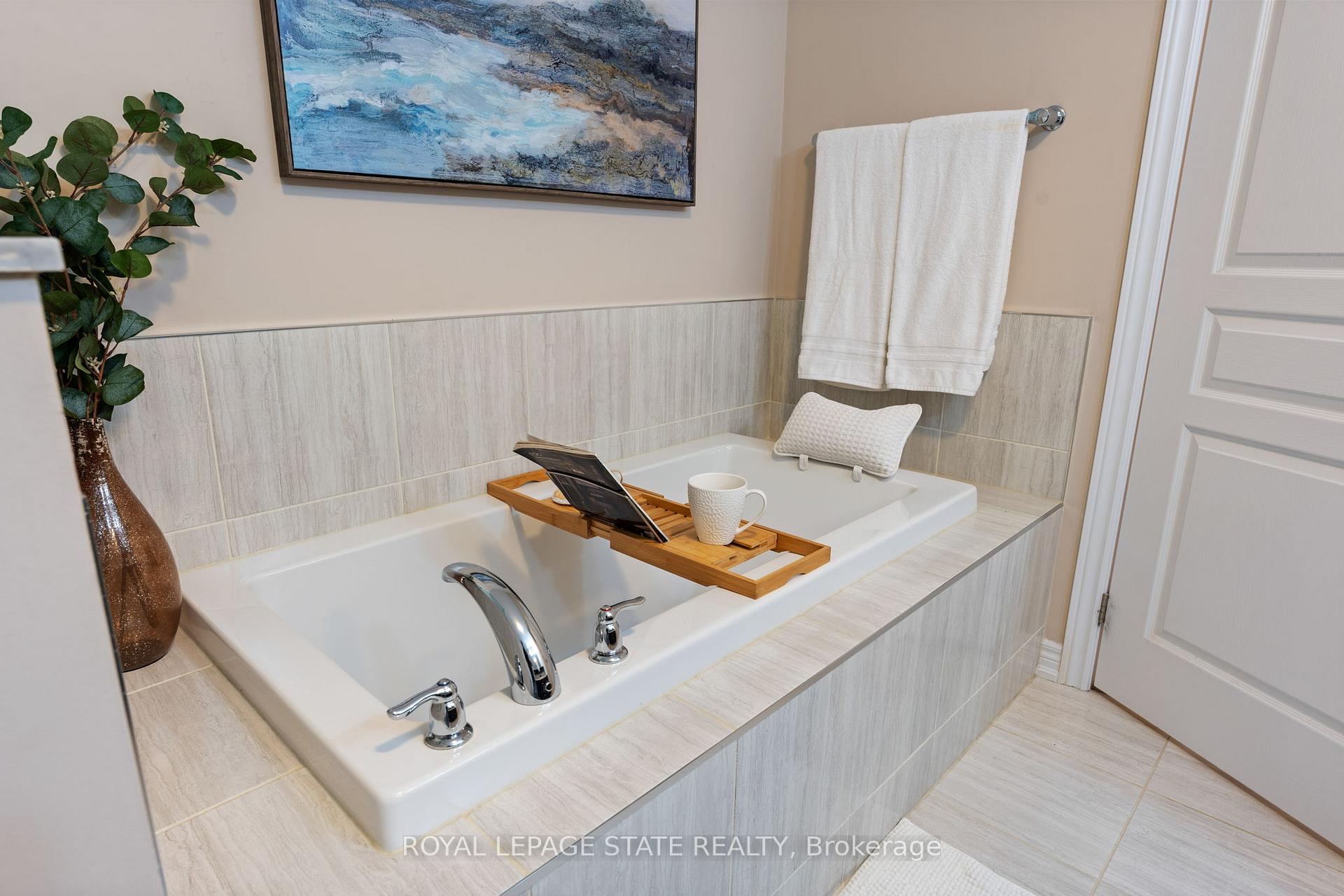 Photo 26 of 62 Waterview Lane, Grimsby, Grimsby Beach — HOMEH