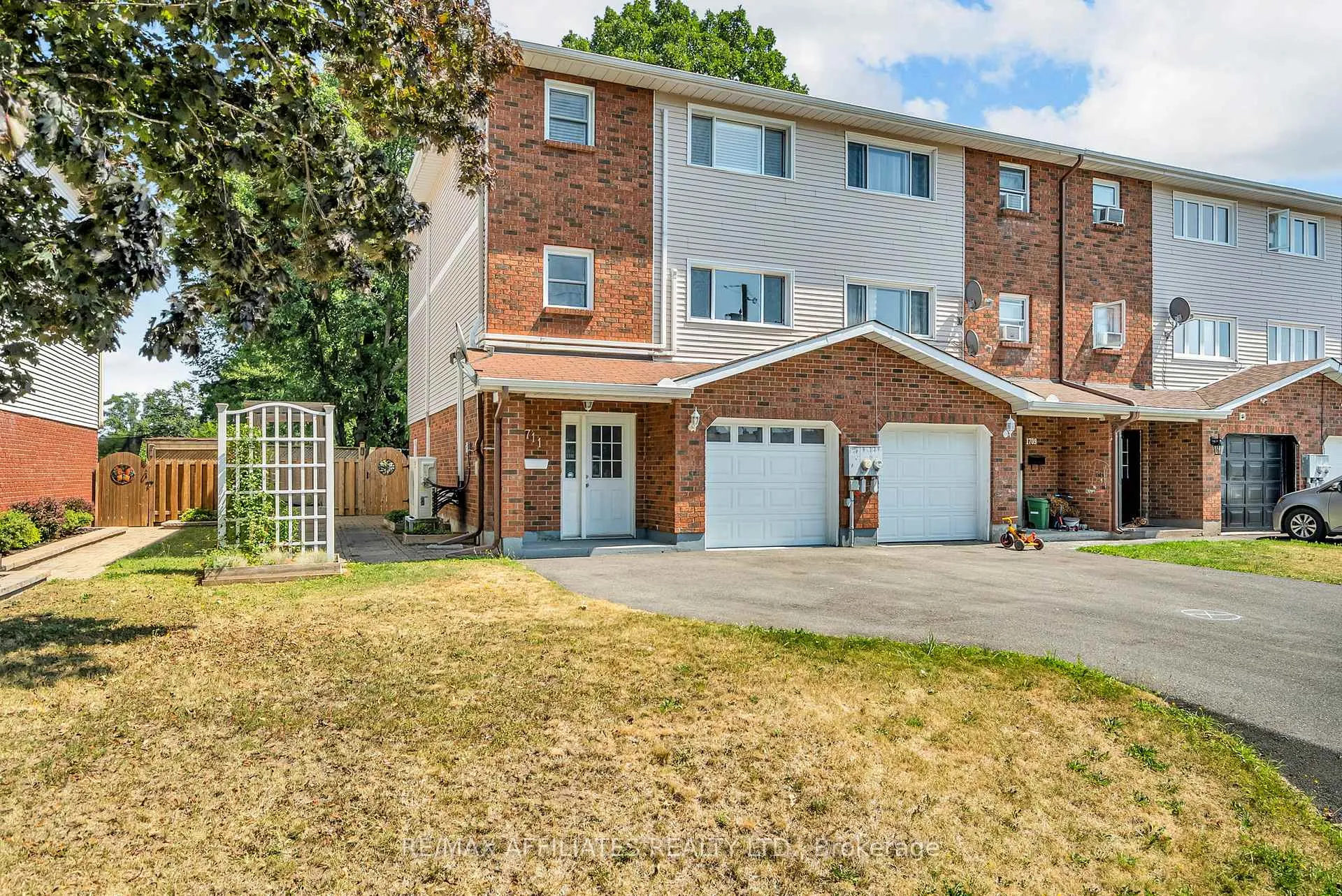 Photo 1 of 1711 Donald Avenue, Cornwall — HOMEH