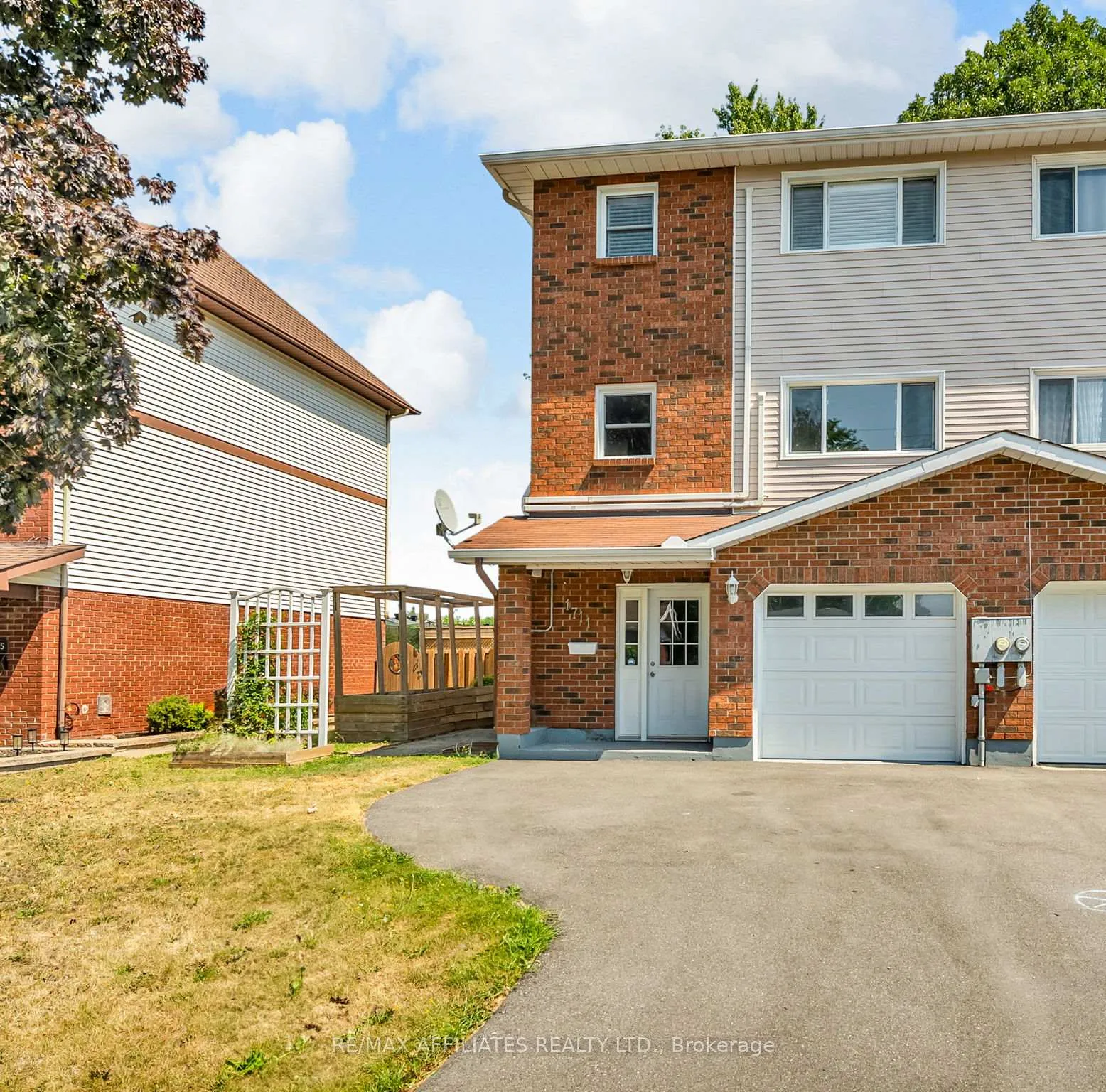 Photo 3 of 1711 Donald Avenue, Cornwall — HOMEH