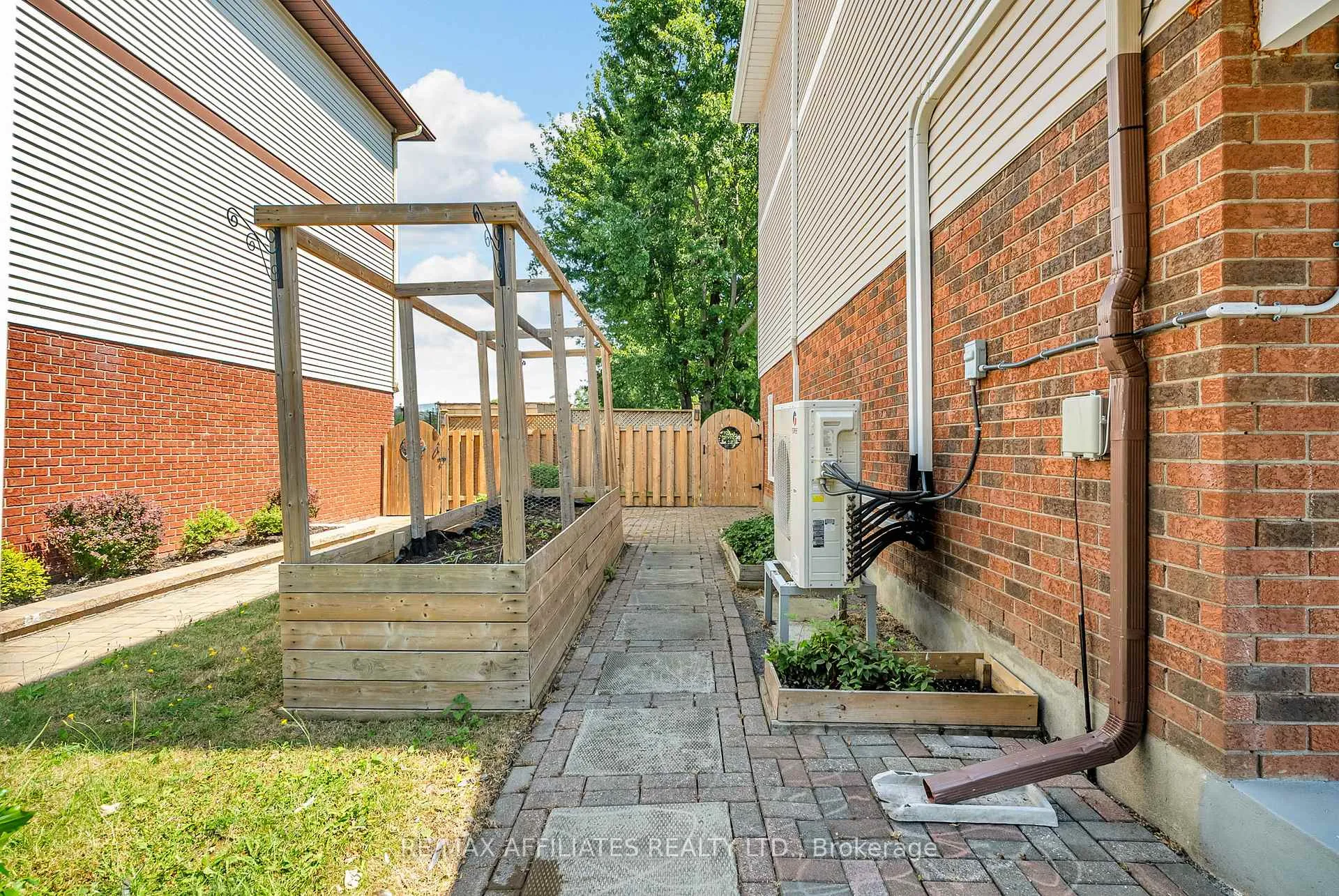 Photo 40 of 1711 Donald Avenue, Cornwall — HOMEH