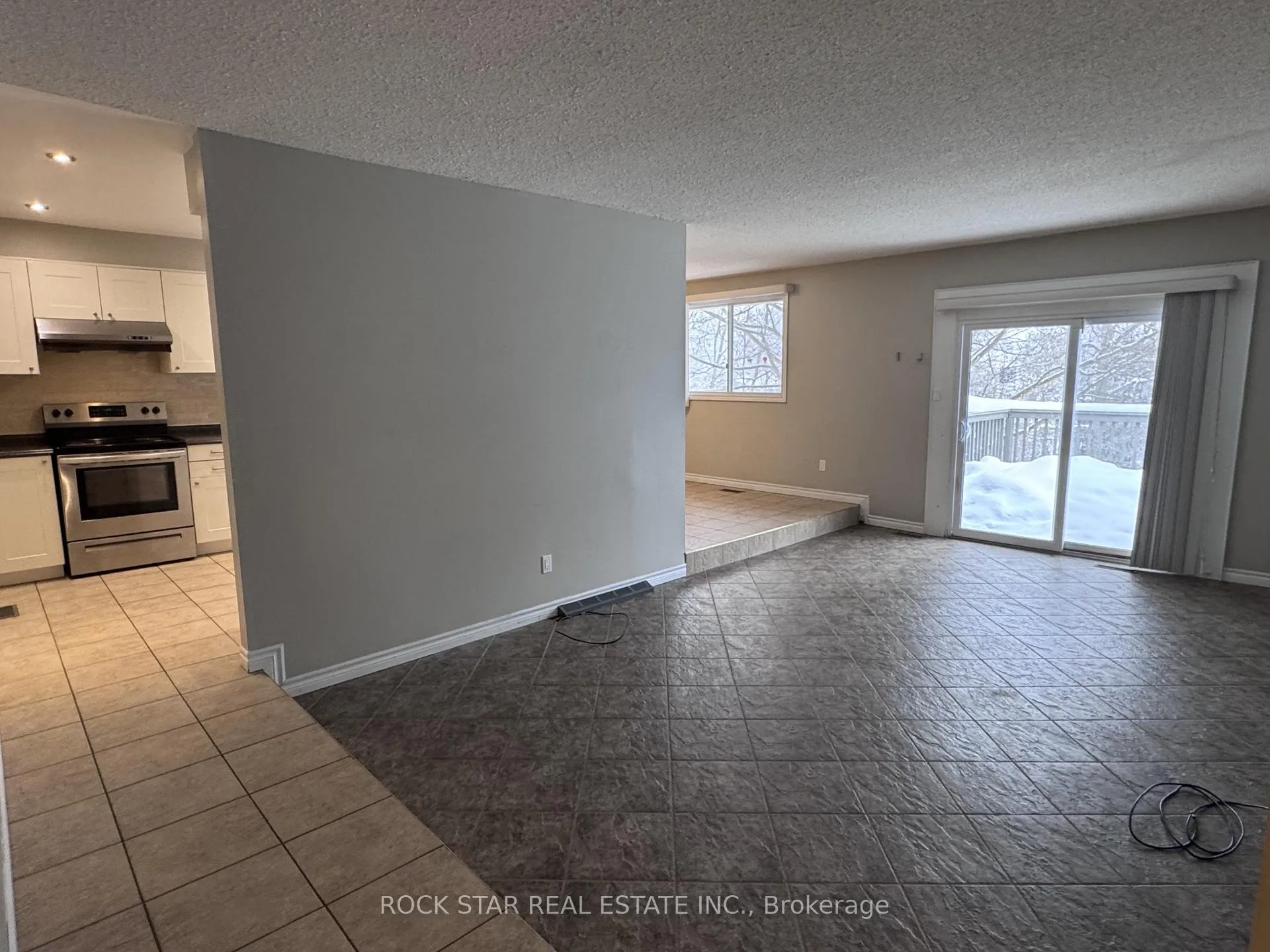 Photo 5 of Unit Main, 168 Millwood Crescent, Kitchener — HOMEH