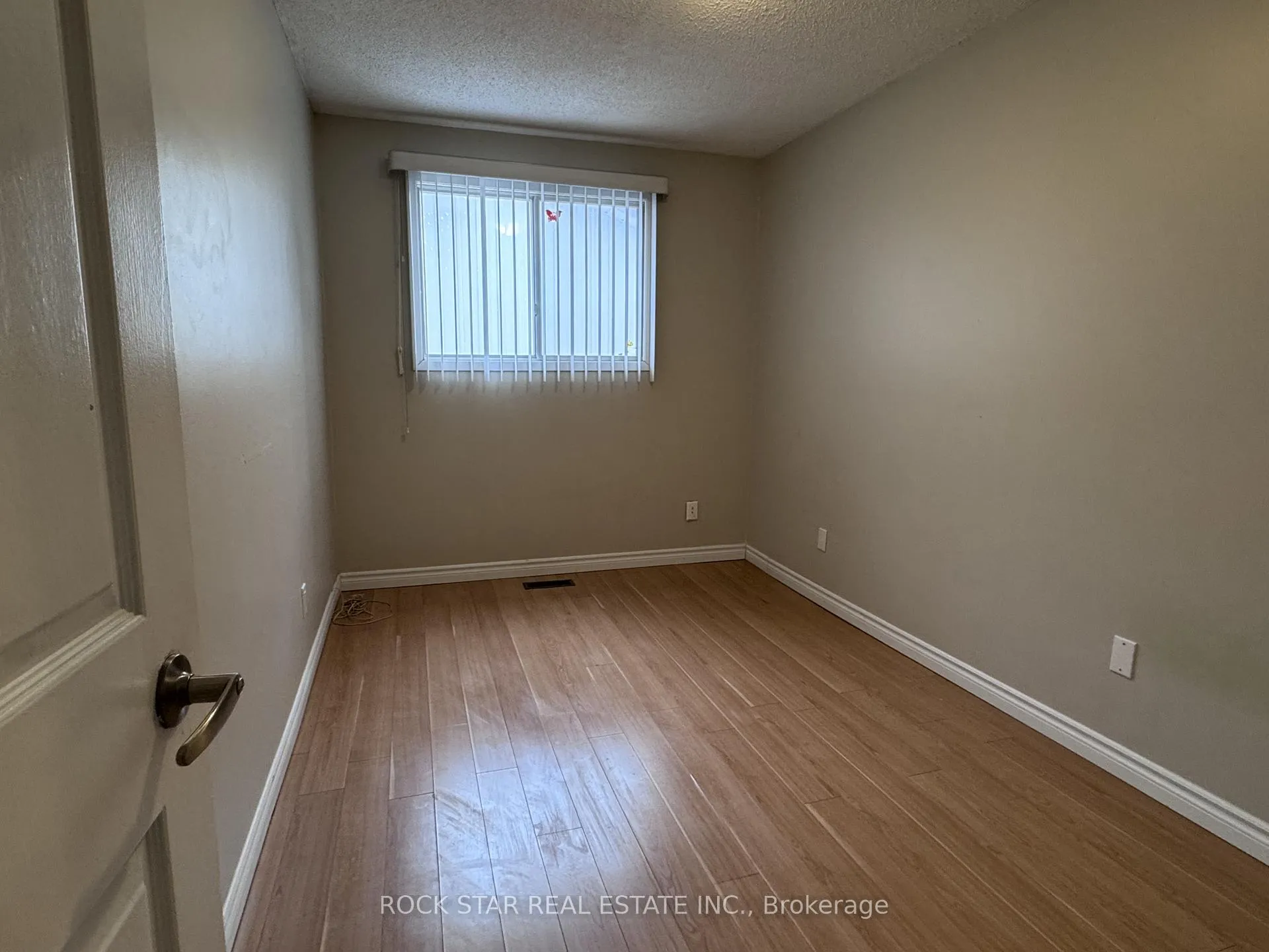 Photo 8 of Unit Main, 168 Millwood Crescent, Kitchener — HOMEH
