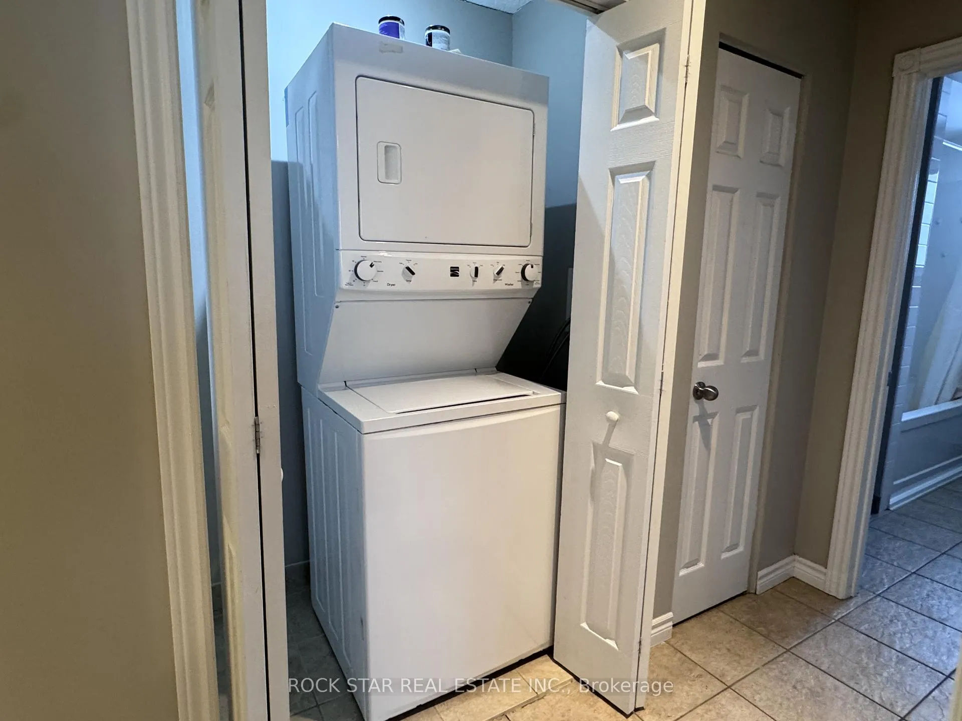 Photo 11 of Unit Main, 168 Millwood Crescent, Kitchener — HOMEH