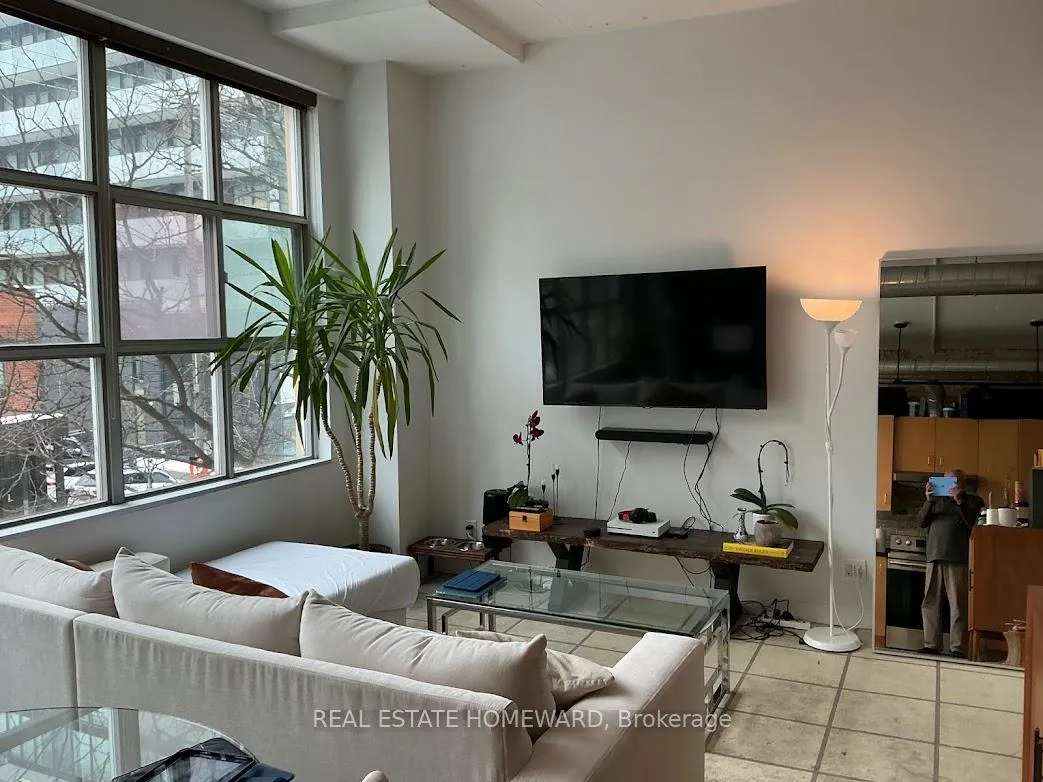 Photo 4 of Unit 205, 188 Eglinton Avenue E, Toronto, Mount Pleasant West — HOMEH