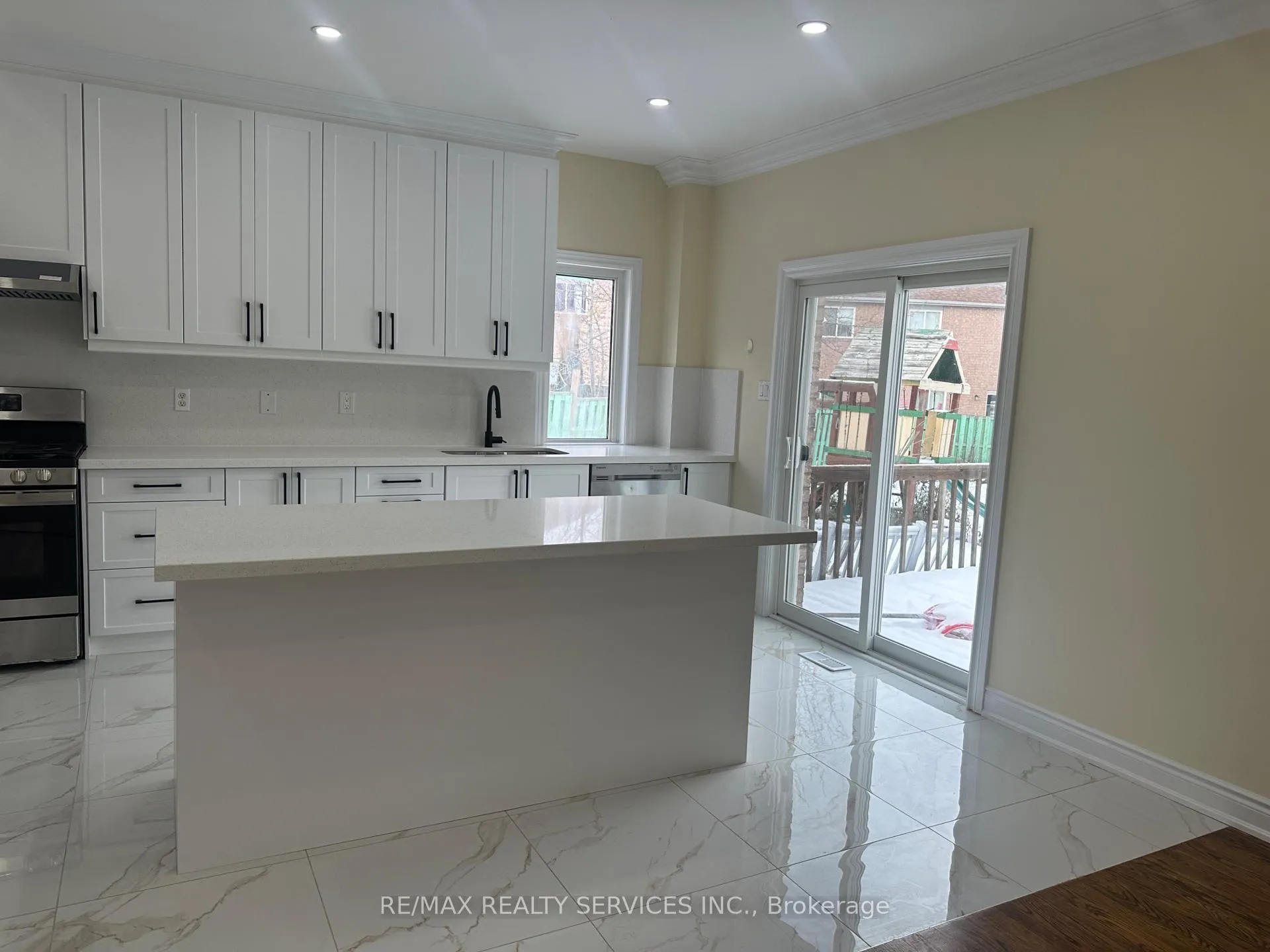 Photo 178 of 80 Farthingale Crescent, Brampton, Fletcher's Meadow — HOMEH