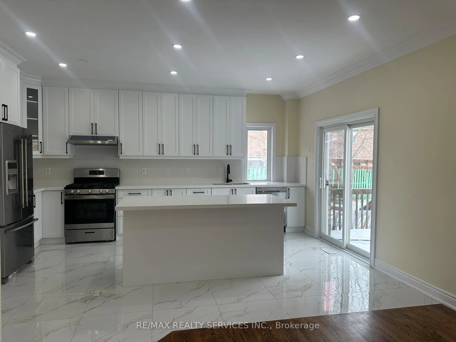 Photo 194 of 80 Farthingale Crescent, Brampton, Fletcher's Meadow — HOMEH