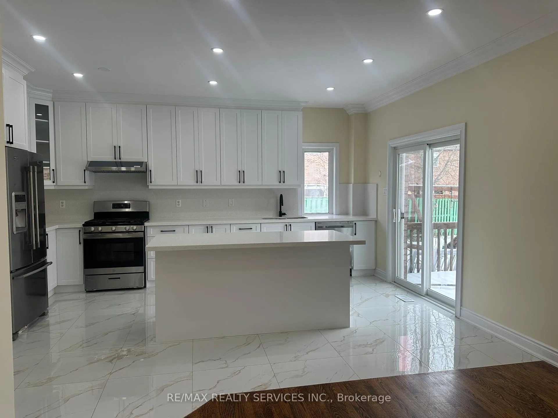Photo 211 of 80 Farthingale Crescent, Brampton, Fletcher's Meadow — HOMEH