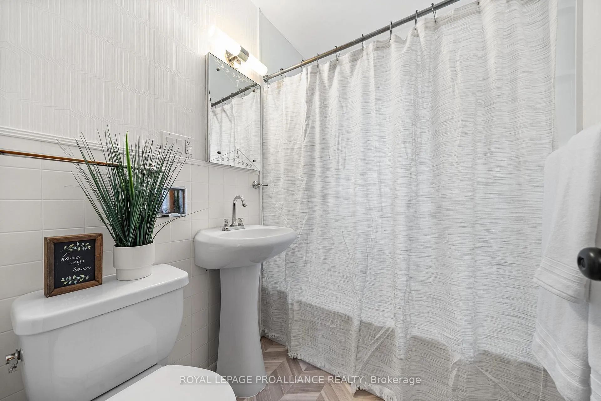 Photo 20 of 1446 County Road 12, Prince Edward County, Picton — HOMEH