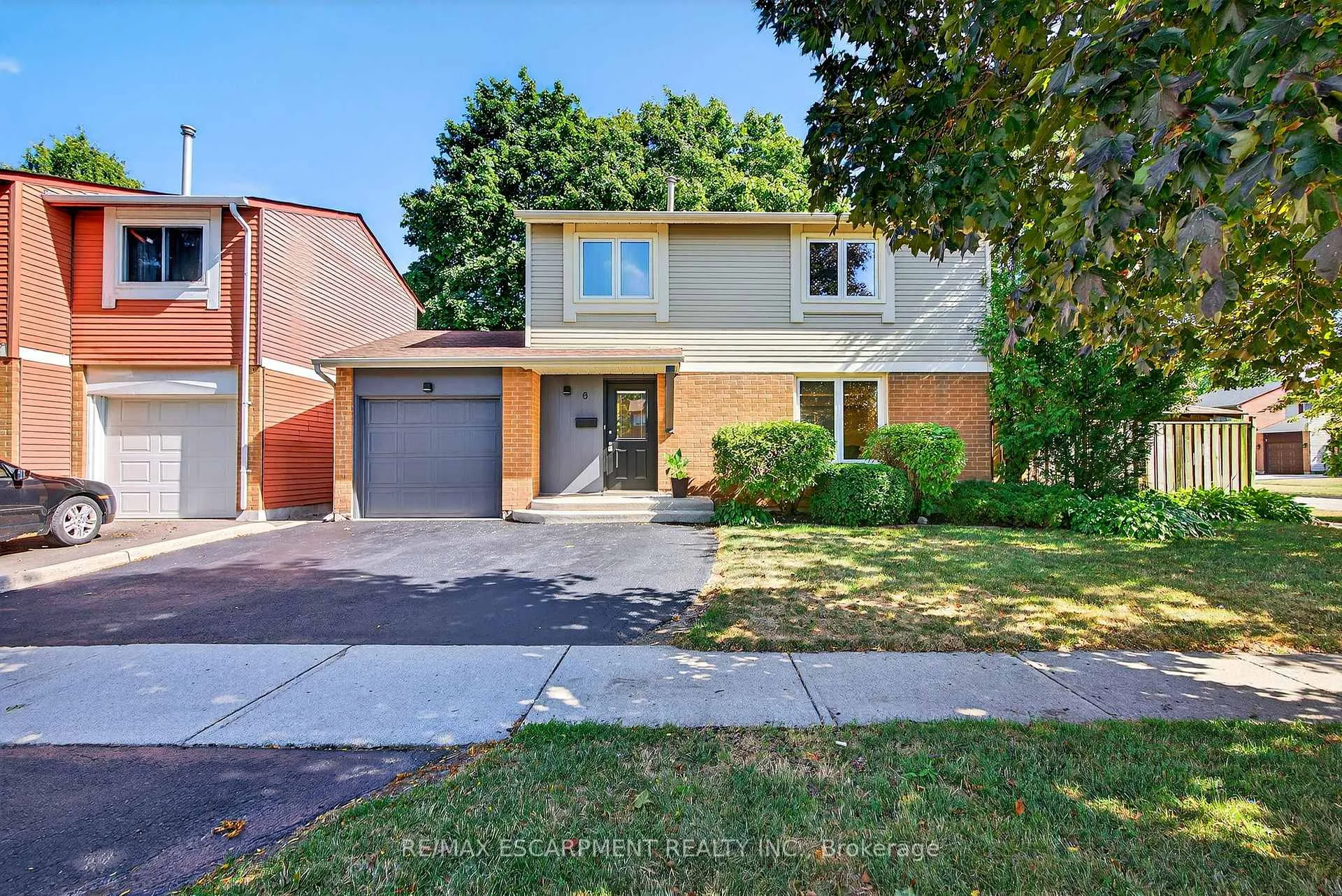 Photo 1 of 6 Chudleigh Street, Hamilton, Waterdown — HOMEH