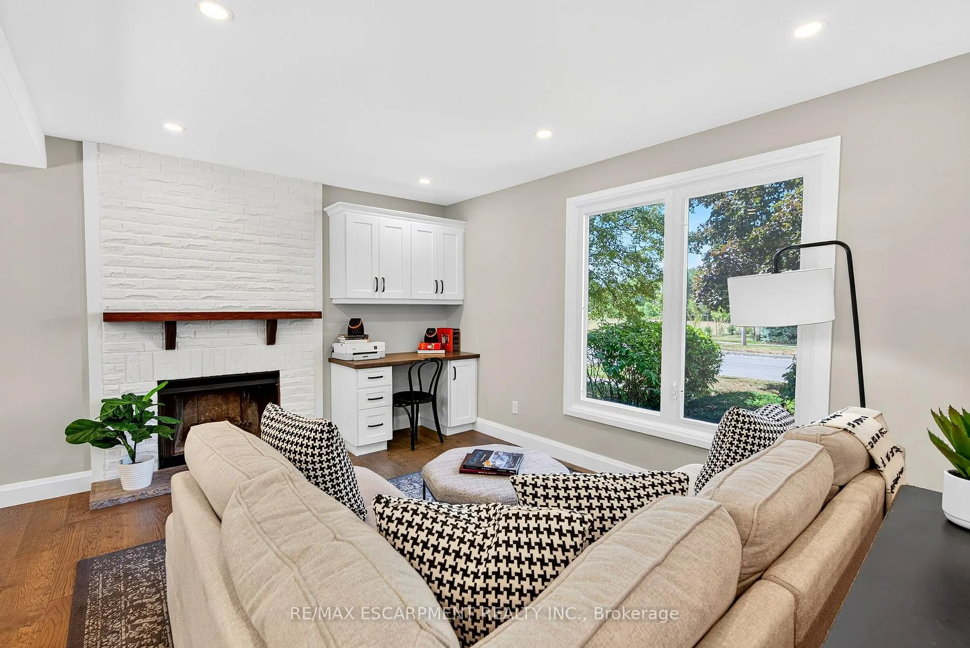 Photo 8 of 6 Chudleigh Street, Hamilton, Waterdown — HOMEH