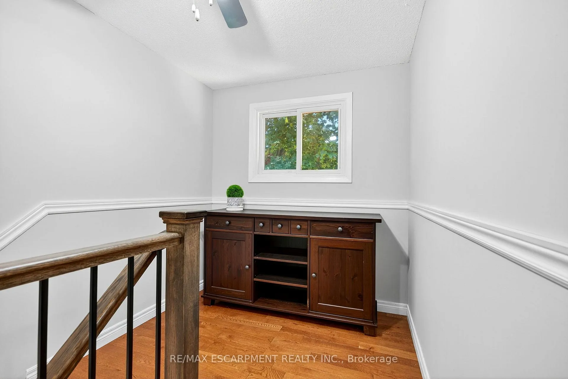 Photo 21 of 6 Chudleigh Street, Hamilton, Waterdown — HOMEH