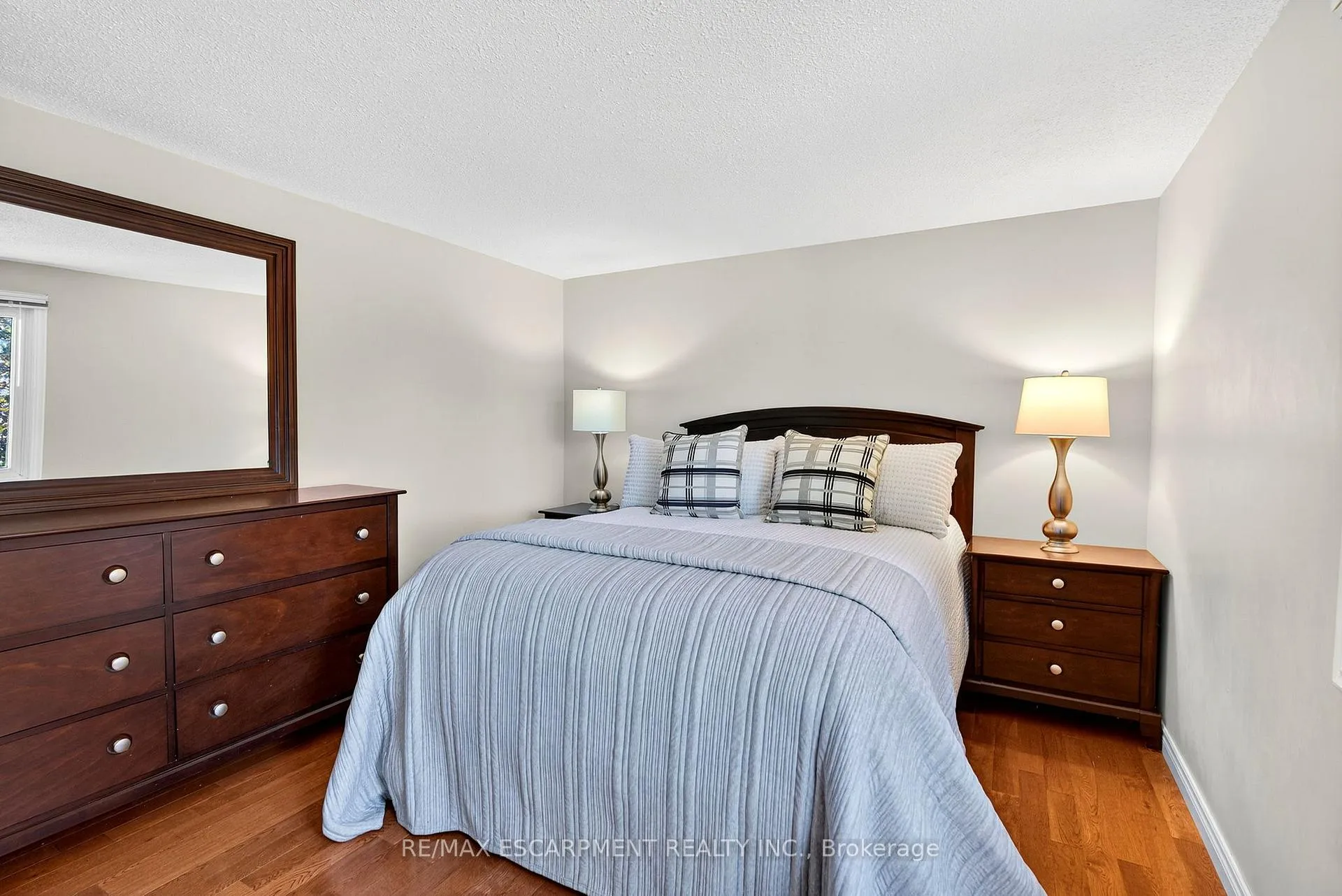 Photo 23 of 6 Chudleigh Street, Hamilton, Waterdown — HOMEH