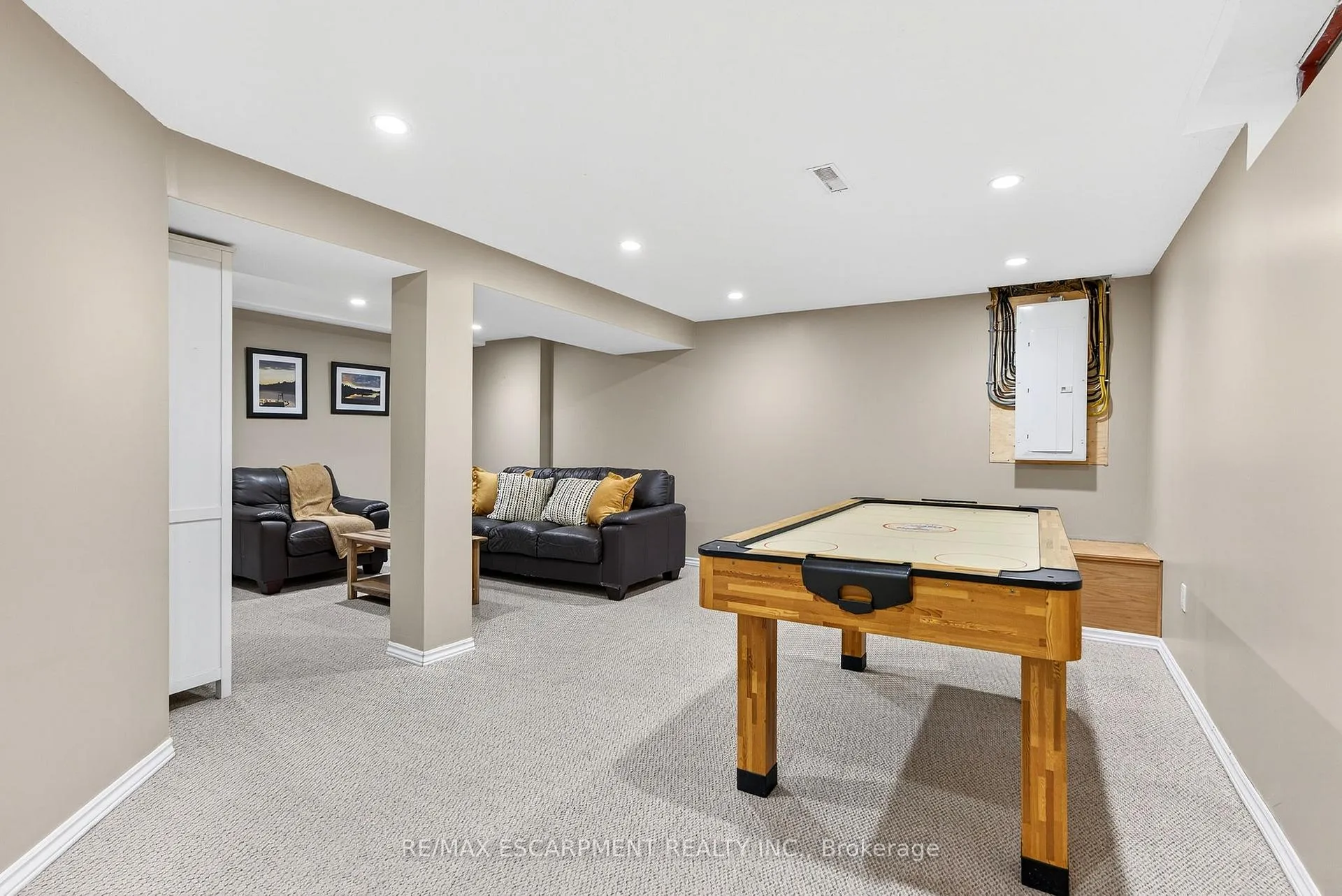 Photo 34 of 6 Chudleigh Street, Hamilton, Waterdown — HOMEH