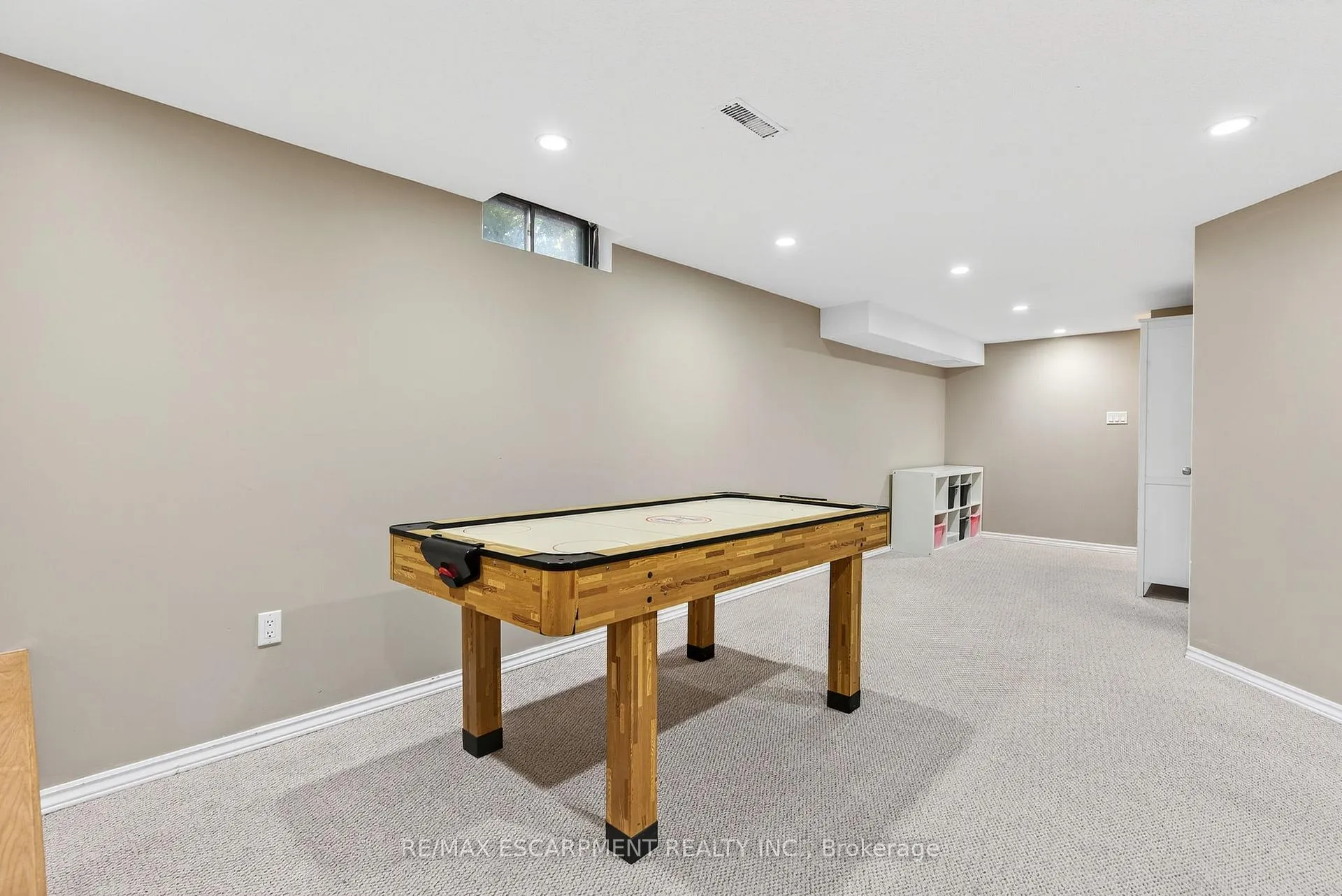 Photo 37 of 6 Chudleigh Street, Hamilton, Waterdown — HOMEH