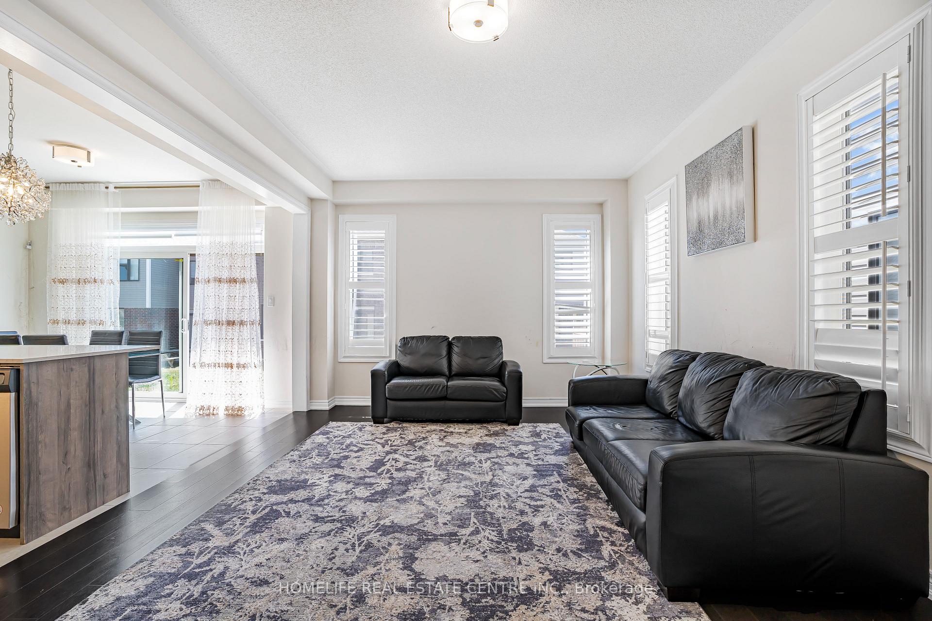 Photo 4 of 159 Terry Fox Drive, Barrie, Rural Barrie Southeast — HOMEH