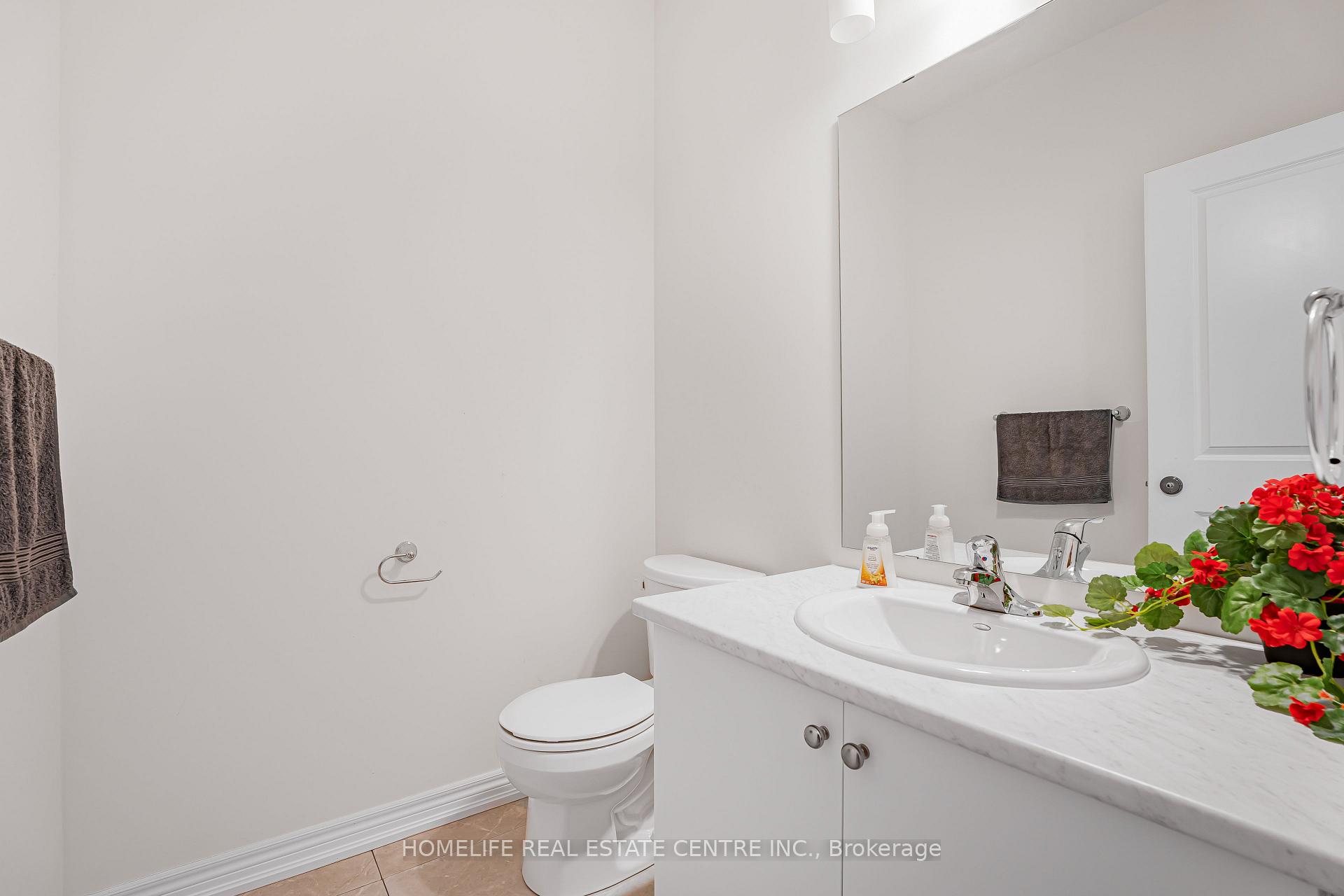 Photo 10 of 159 Terry Fox Drive, Barrie, Rural Barrie Southeast — HOMEH