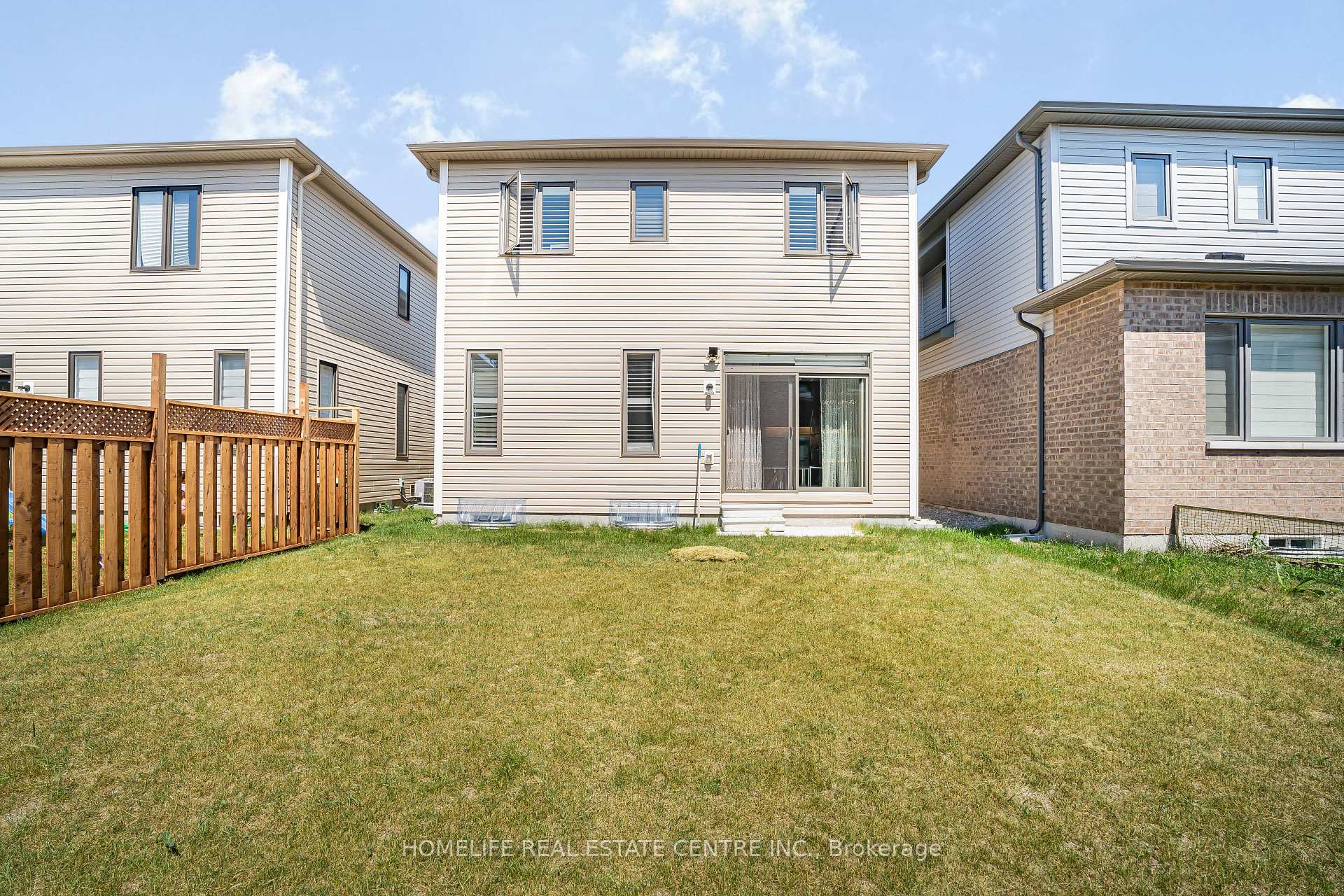 Photo 25 of 159 Terry Fox Drive, Barrie, Rural Barrie Southeast — HOMEH