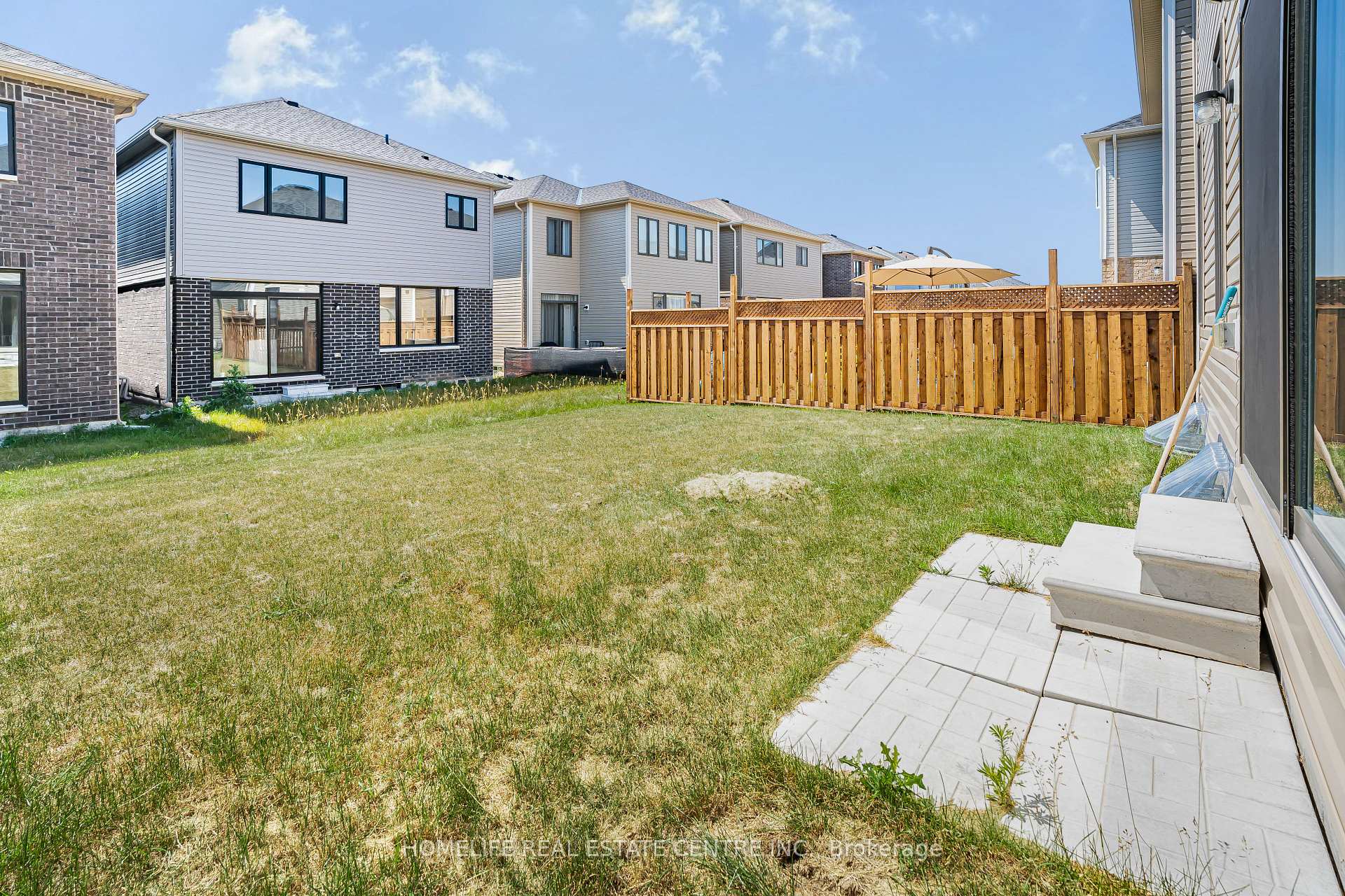 Photo 26 of 159 Terry Fox Drive, Barrie, Rural Barrie Southeast — HOMEH