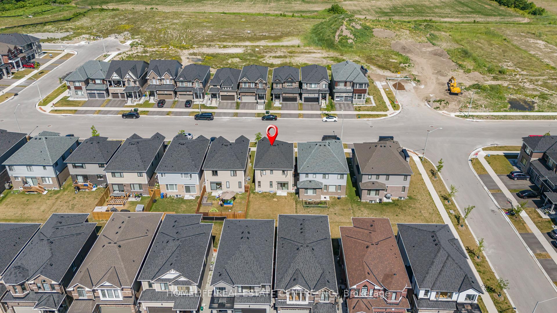 Photo 29 of 159 Terry Fox Drive, Barrie, Rural Barrie Southeast — HOMEH