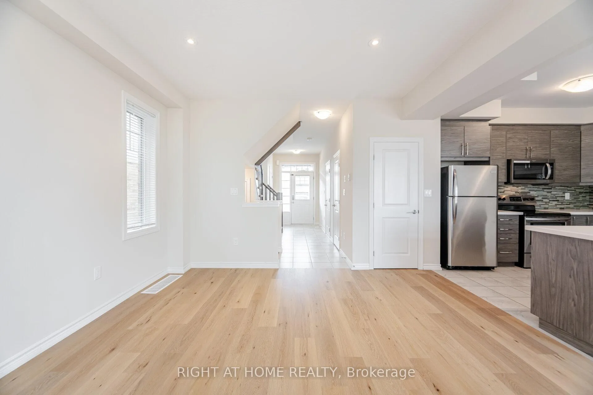 Photo 5 of Unit 23, 1 Tom Brown Drive, Brant, Paris — HOMEH