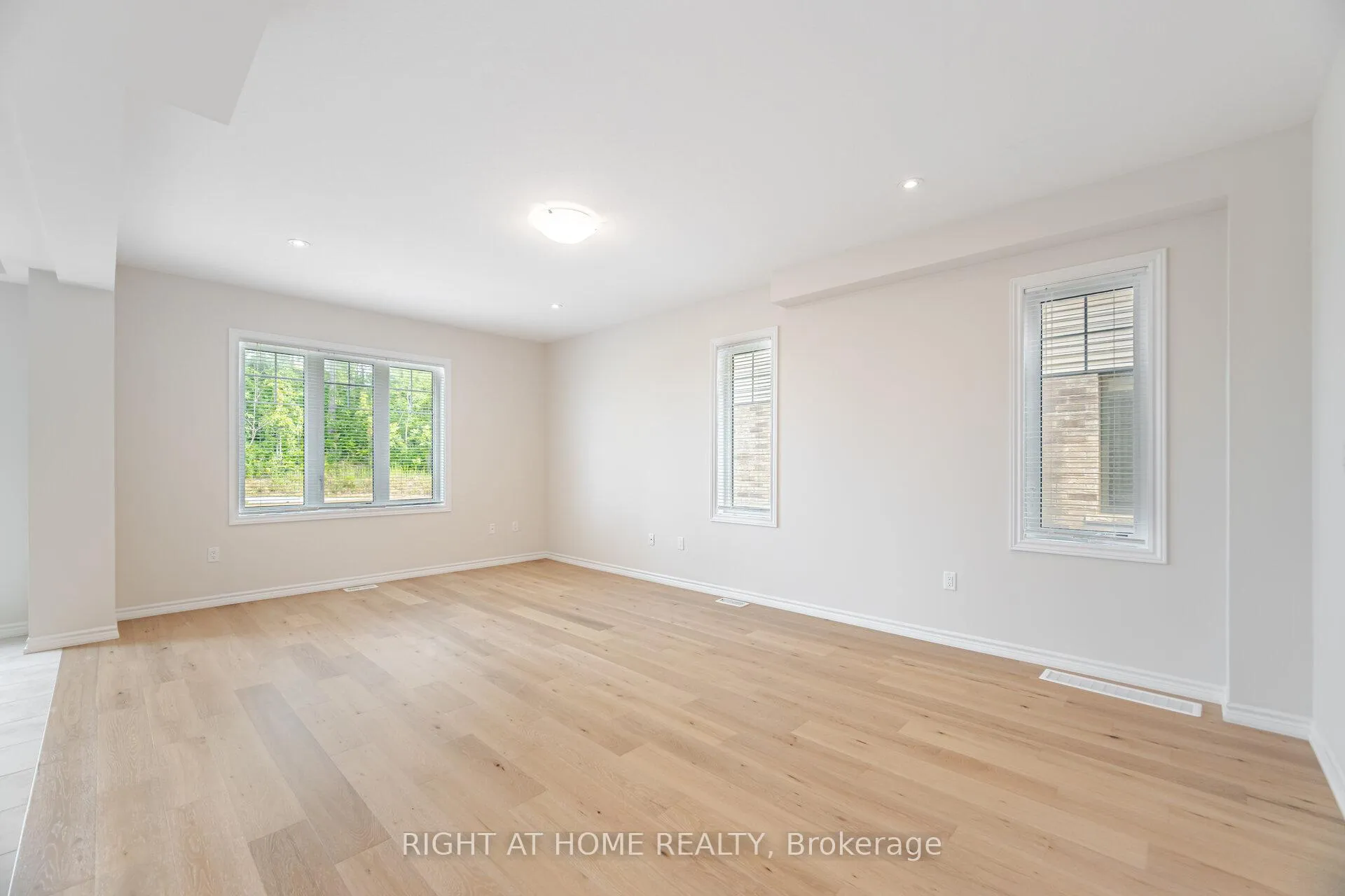 Photo 7 of Unit 23, 1 Tom Brown Drive, Brant, Paris — HOMEH