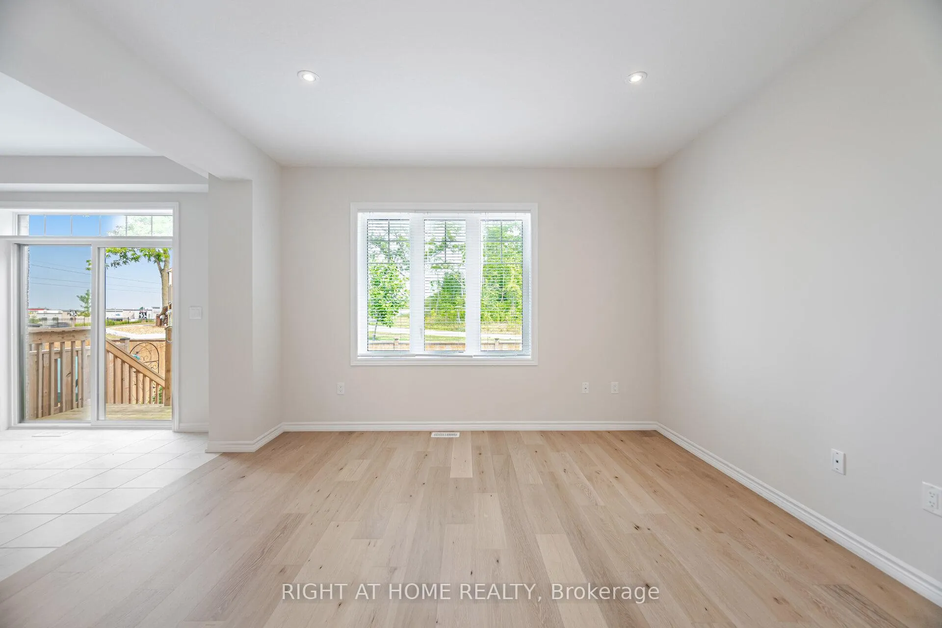 Photo 9 of Unit 23, 1 Tom Brown Drive, Brant, Paris — HOMEH