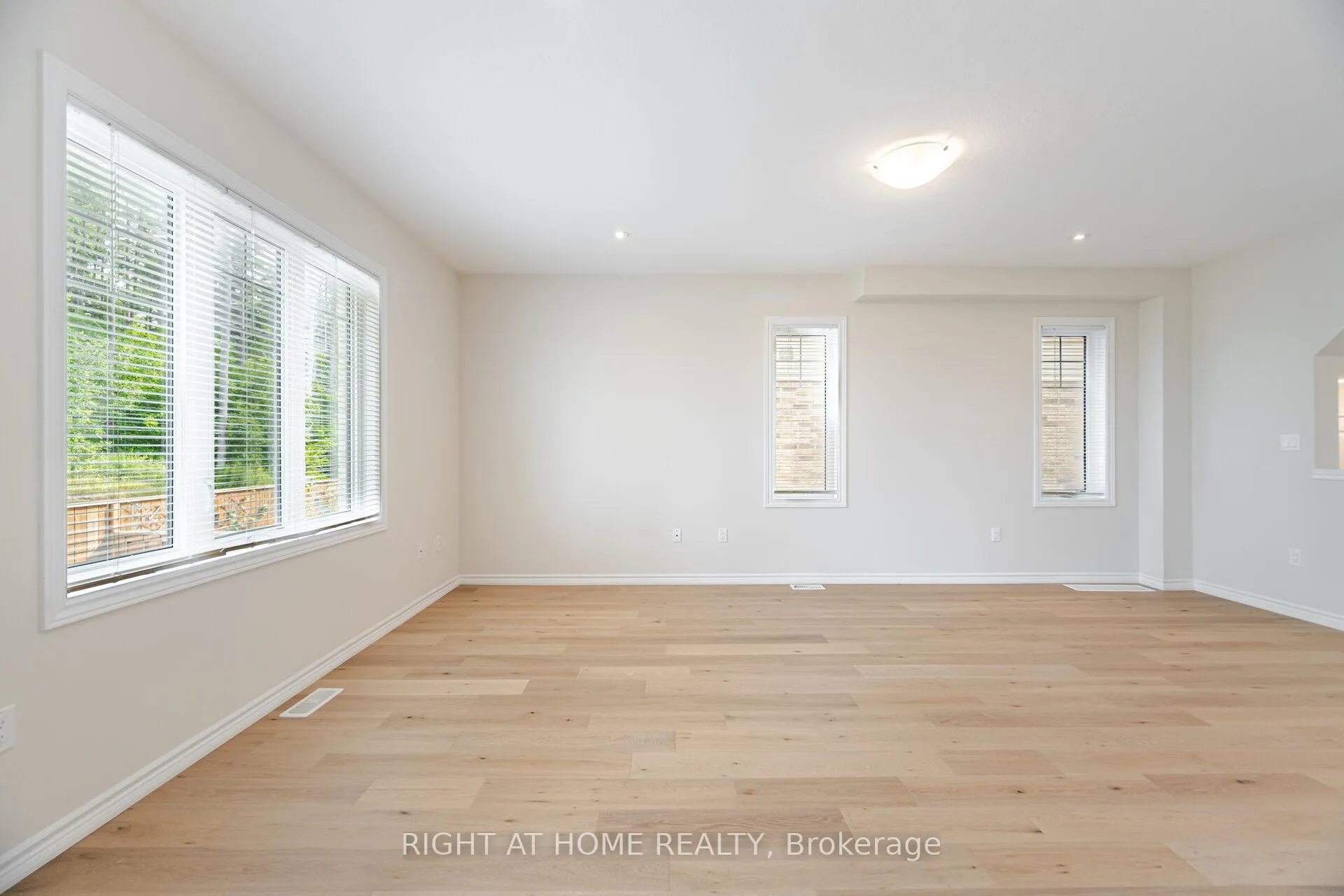 Photo 11 of Unit 23, 1 Tom Brown Drive, Brant, Paris — HOMEH