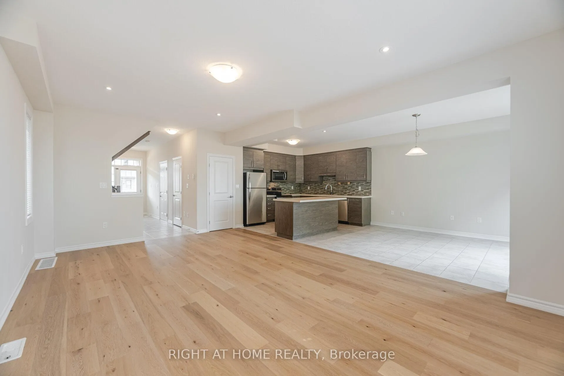 Photo 13 of Unit 23, 1 Tom Brown Drive, Brant, Paris — HOMEH