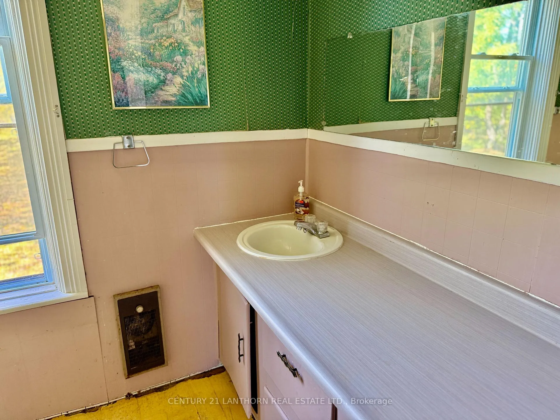 Photo 35 of 1748 Queensborough Road, Tweed, Elzevir (Twp) — HOMEH