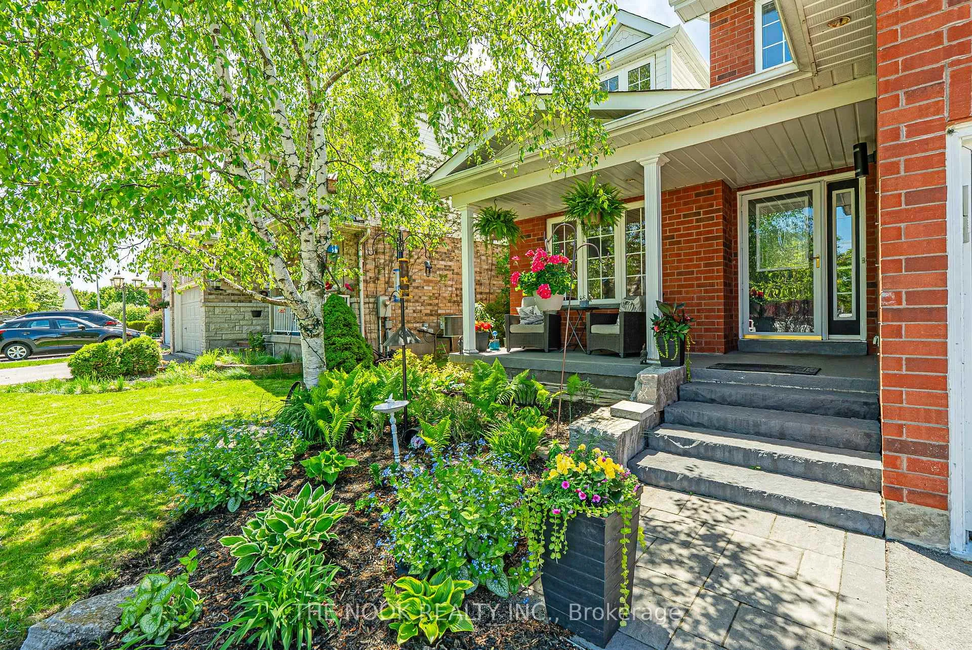 Photo 3 of 2 Clayton Crescent, Clarington, Bowmanville — HOMEH