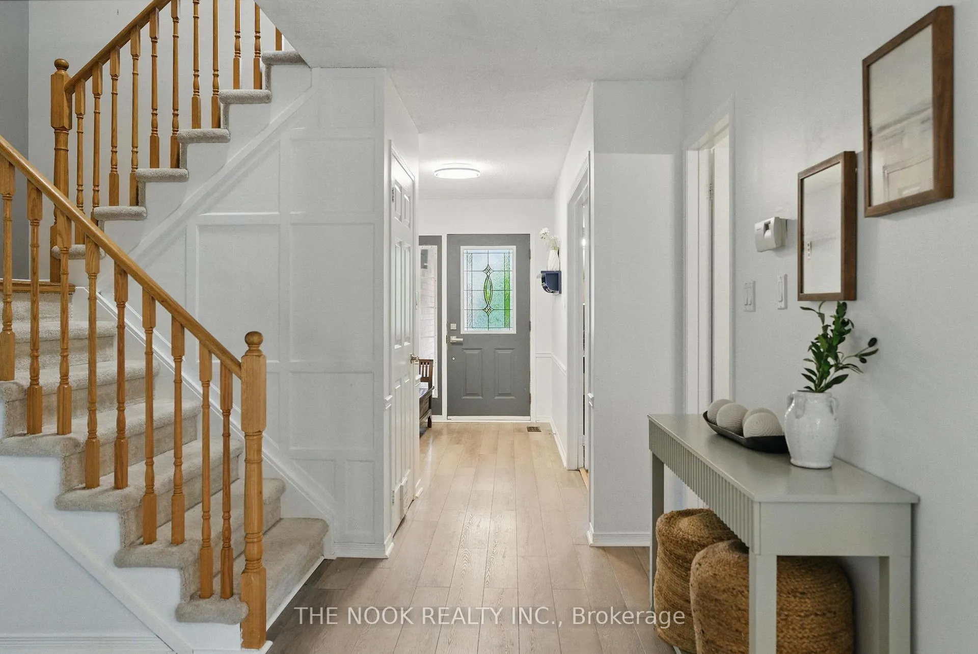 Photo 4 of 2 Clayton Crescent, Clarington, Bowmanville — HOMEH