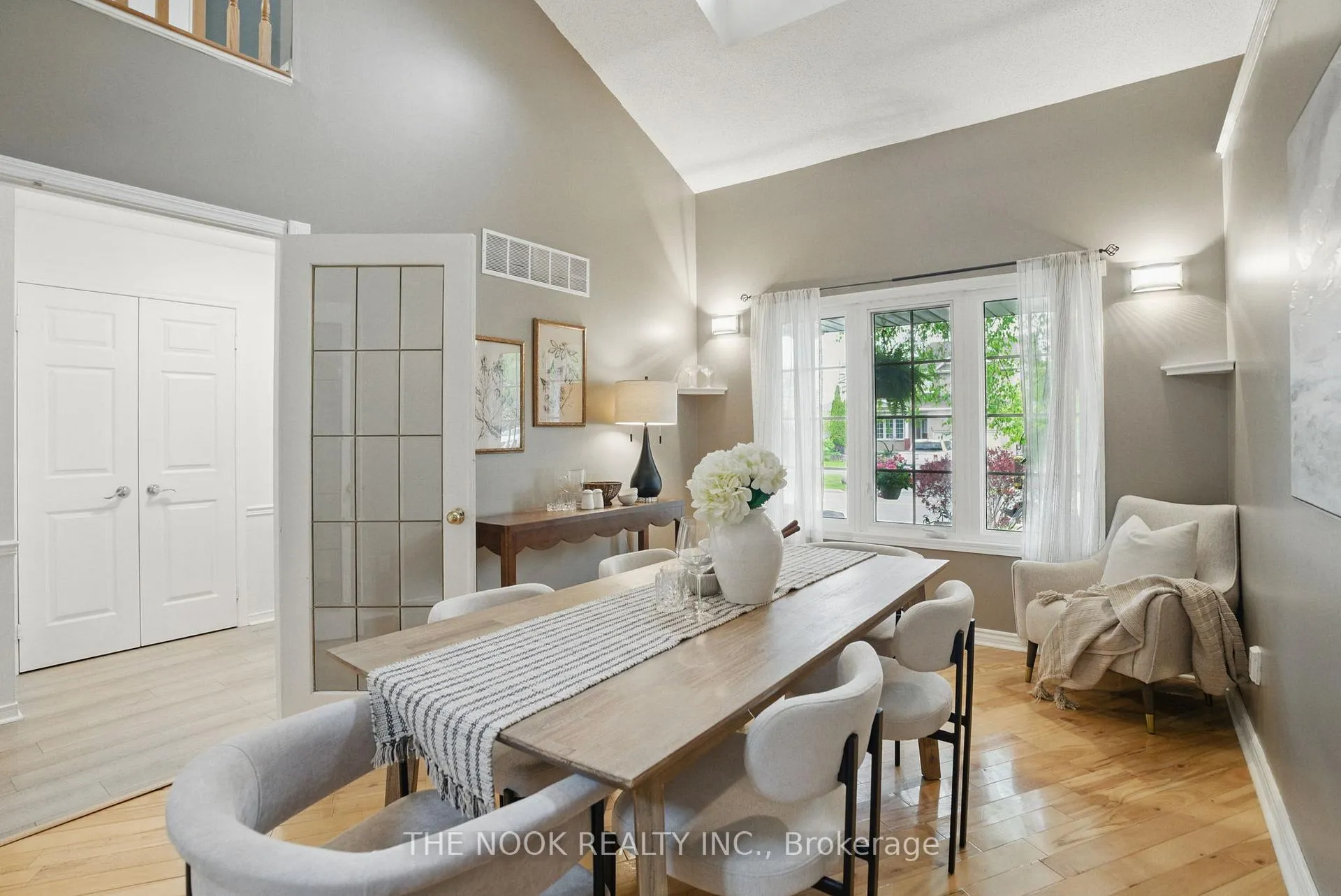 Photo 5 of 2 Clayton Crescent, Clarington, Bowmanville — HOMEH