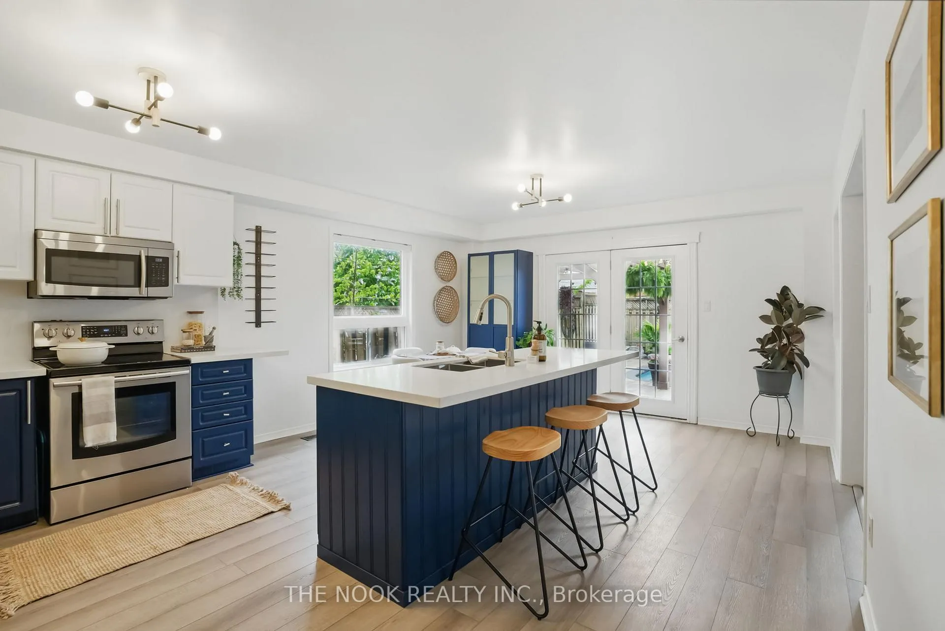 Photo 8 of 2 Clayton Crescent, Clarington, Bowmanville — HOMEH