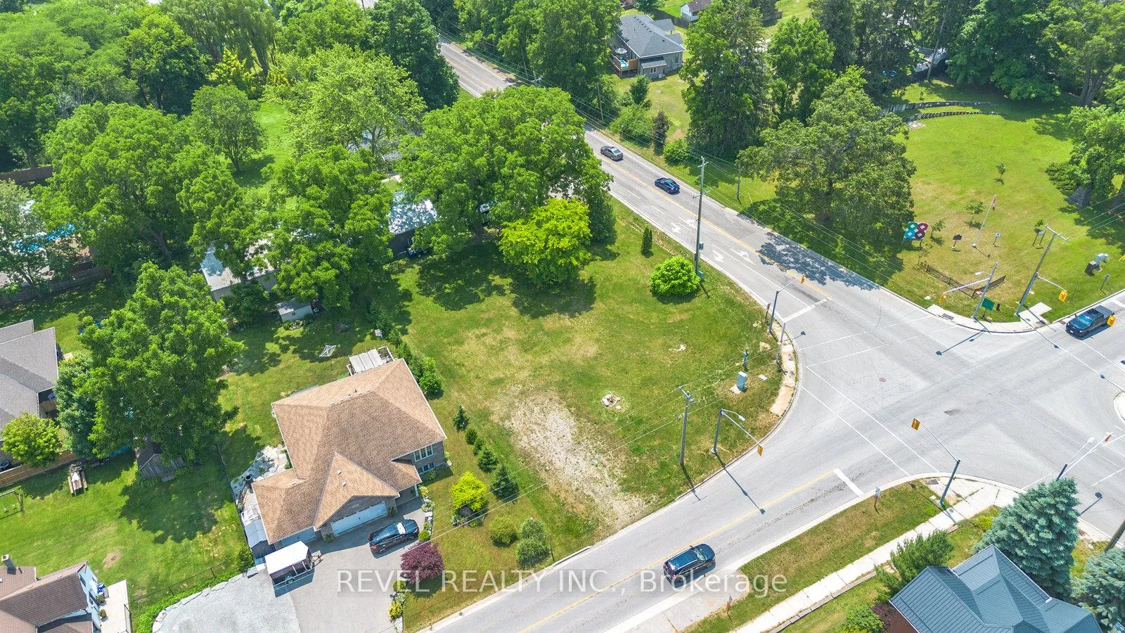 Photo 5 of 143 Oakland Road, Brant, Oakland — HOMEH