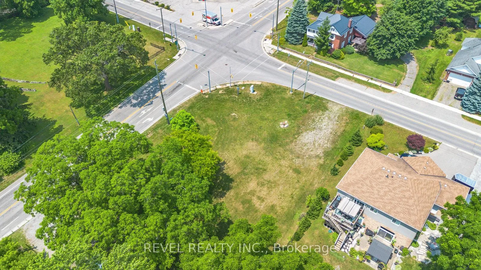 Photo 6 of 143 Oakland Road, Brant, Oakland — HOMEH