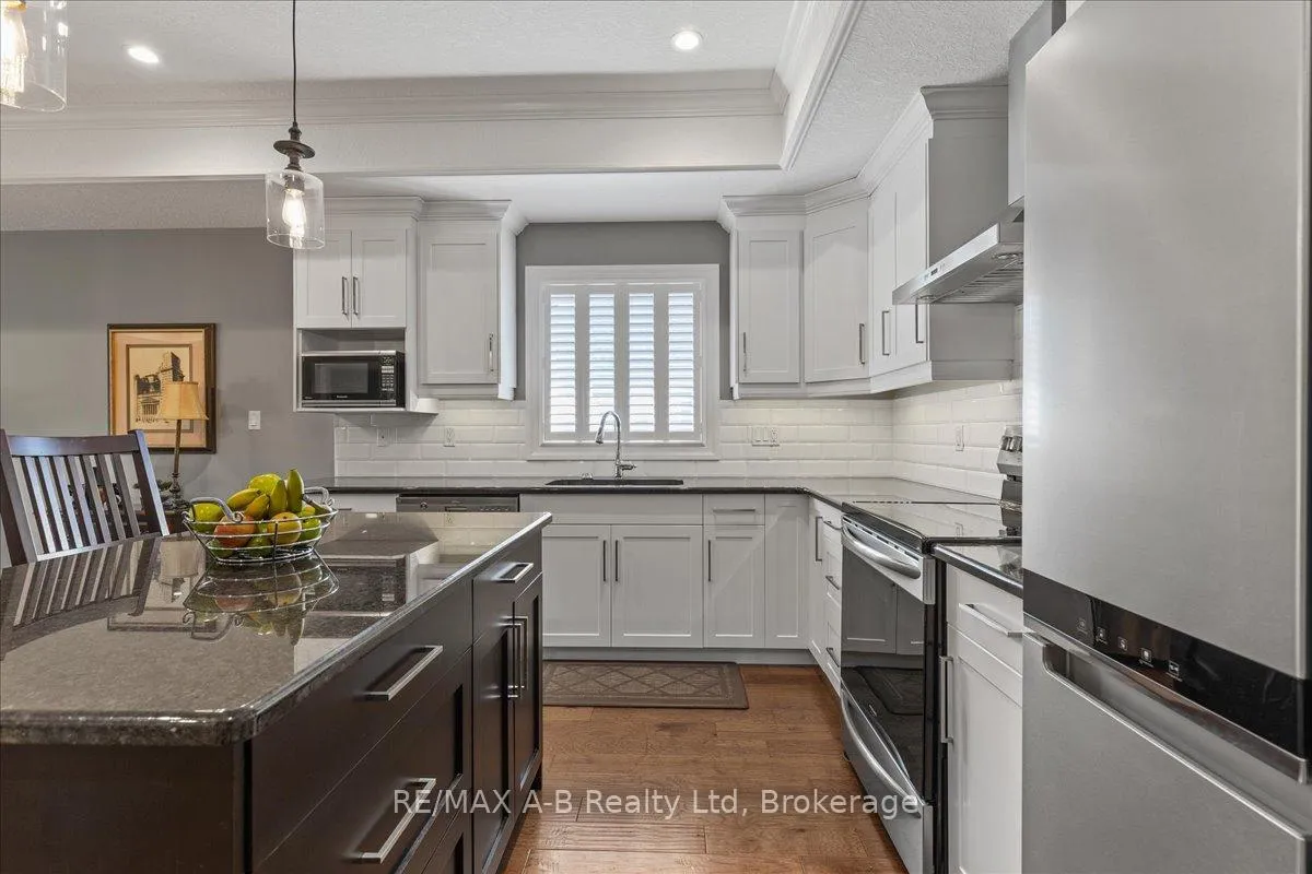 Photo 11 of 329 Tracy Street, St. Marys — HOMEH