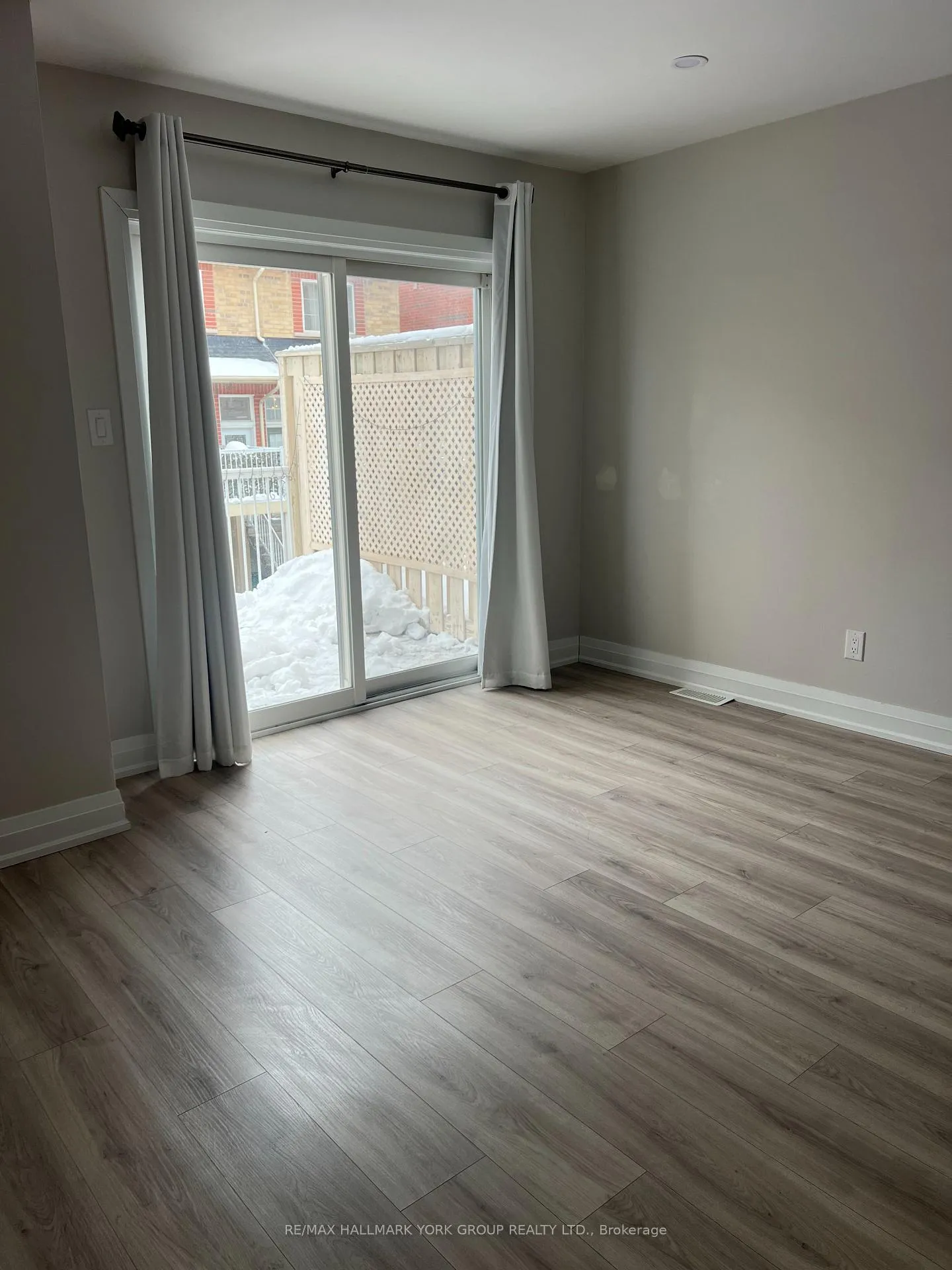 Photo 5 of Unit 32, 1175 Valley Farm Road, Pickering, Town Centre — HOMEH