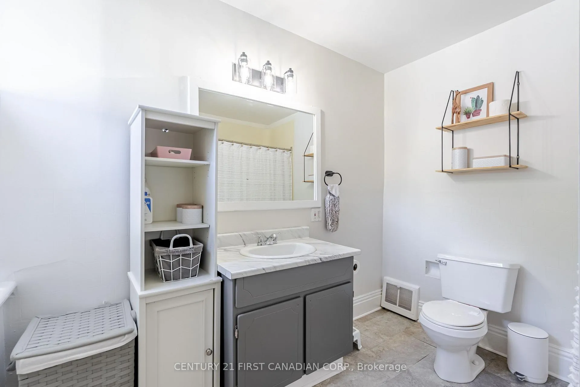 Photo 18 of 172 George Street, North Middlesex, Ailsa Craig — HOMEH