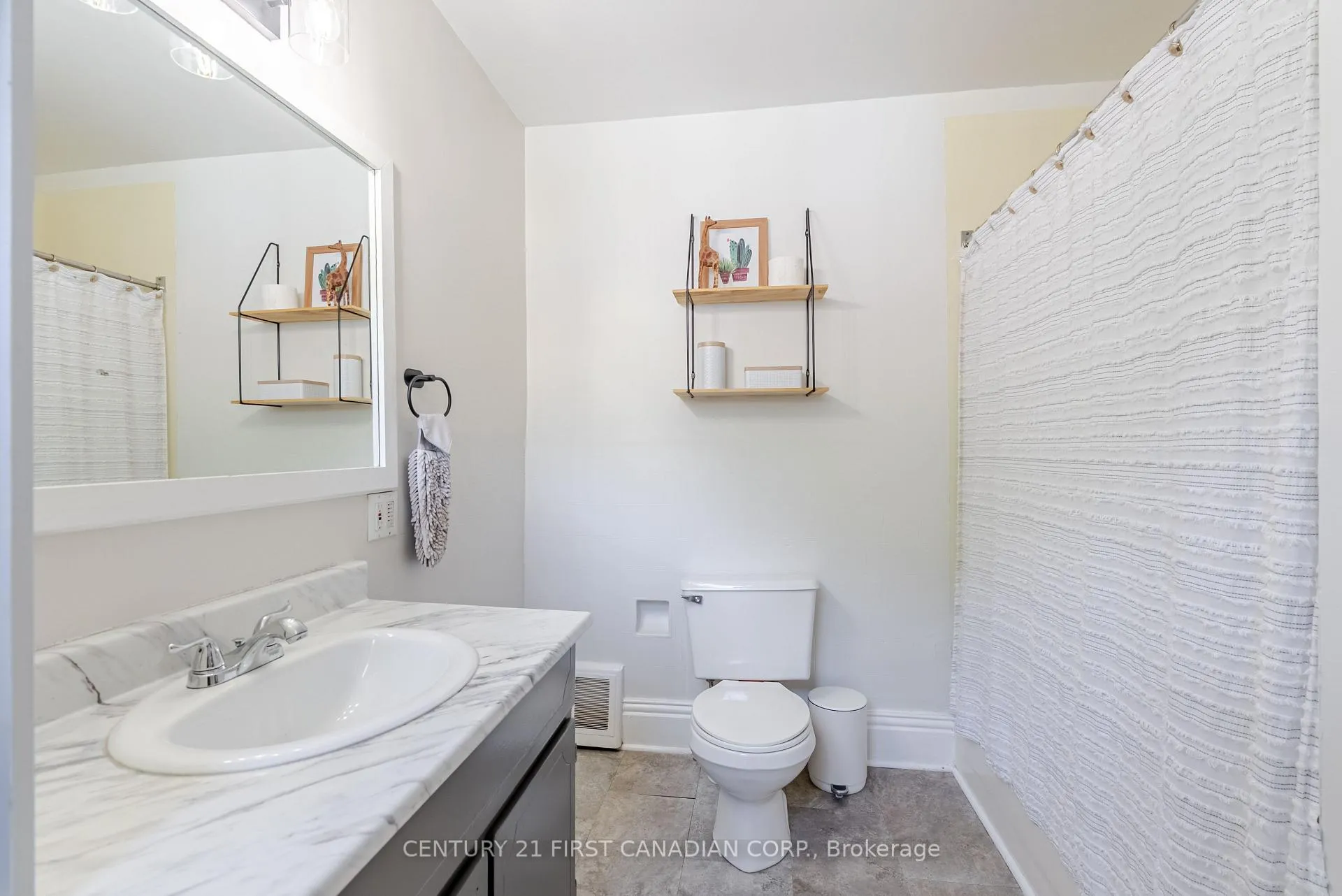 Photo 19 of 172 George Street, North Middlesex, Ailsa Craig — HOMEH