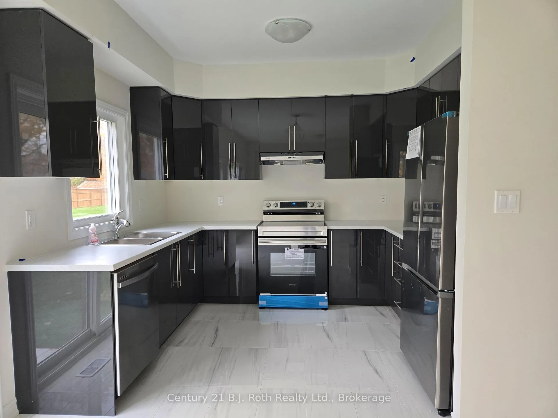 Photo 4 of 115 Beechwood Forest Lane, Gravenhurst, Muskoka (S) — HOMEH